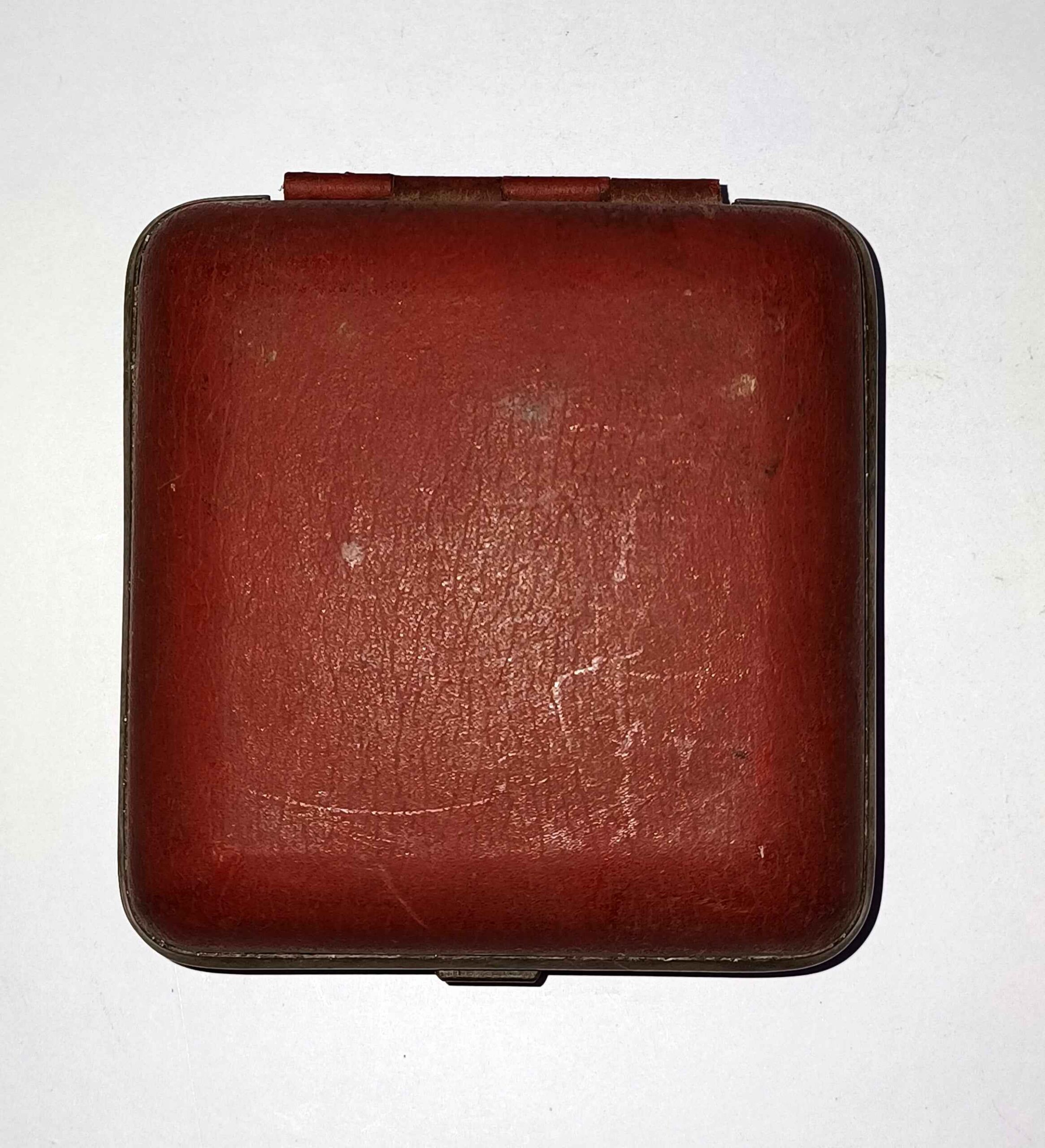 131 Grams 3*3*1 Inches ANTQ102