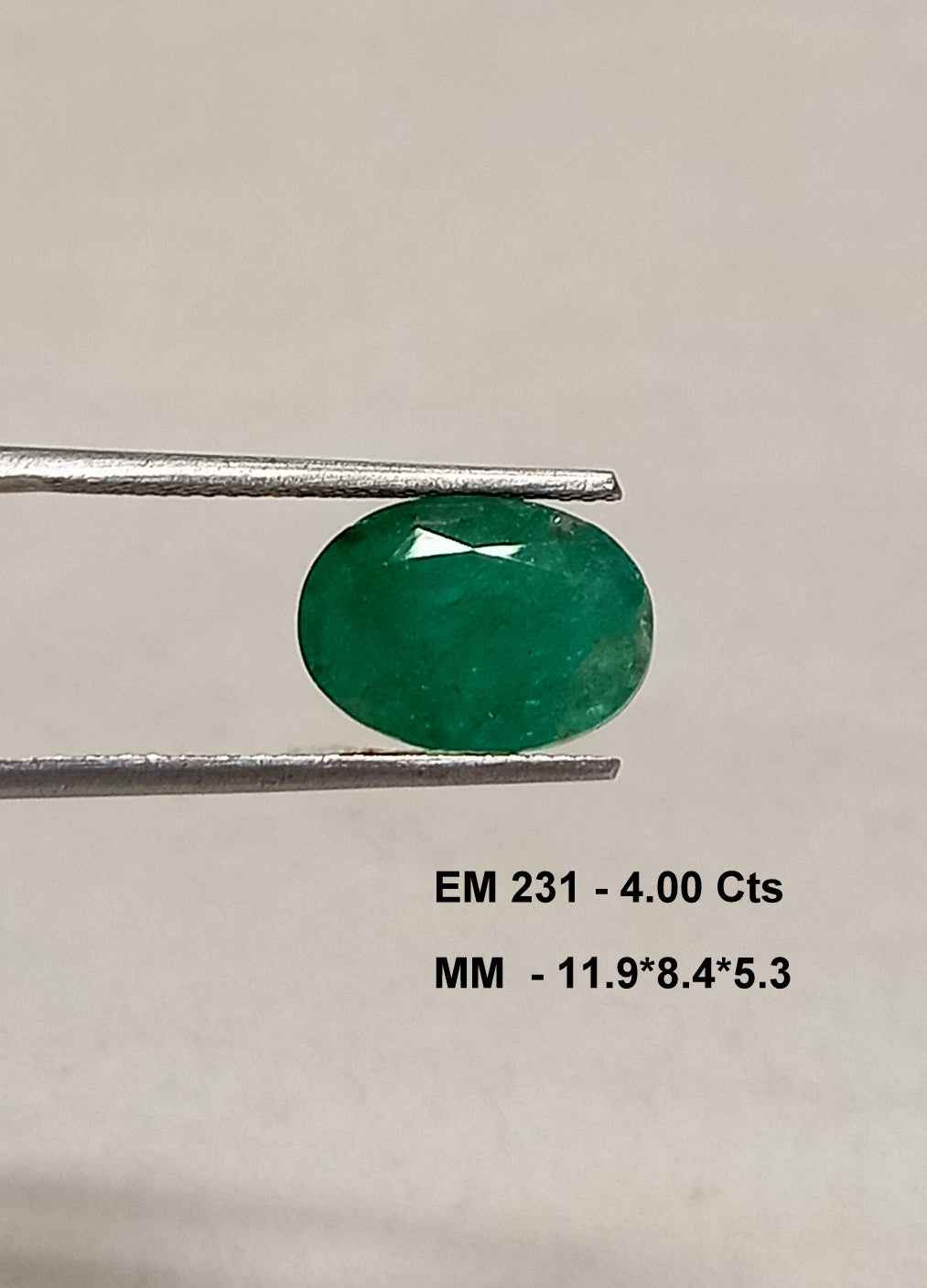 4.00 Cts Emerald Zambian Natural Gemstone Oval Cut 11.9*8.4 MM EM231