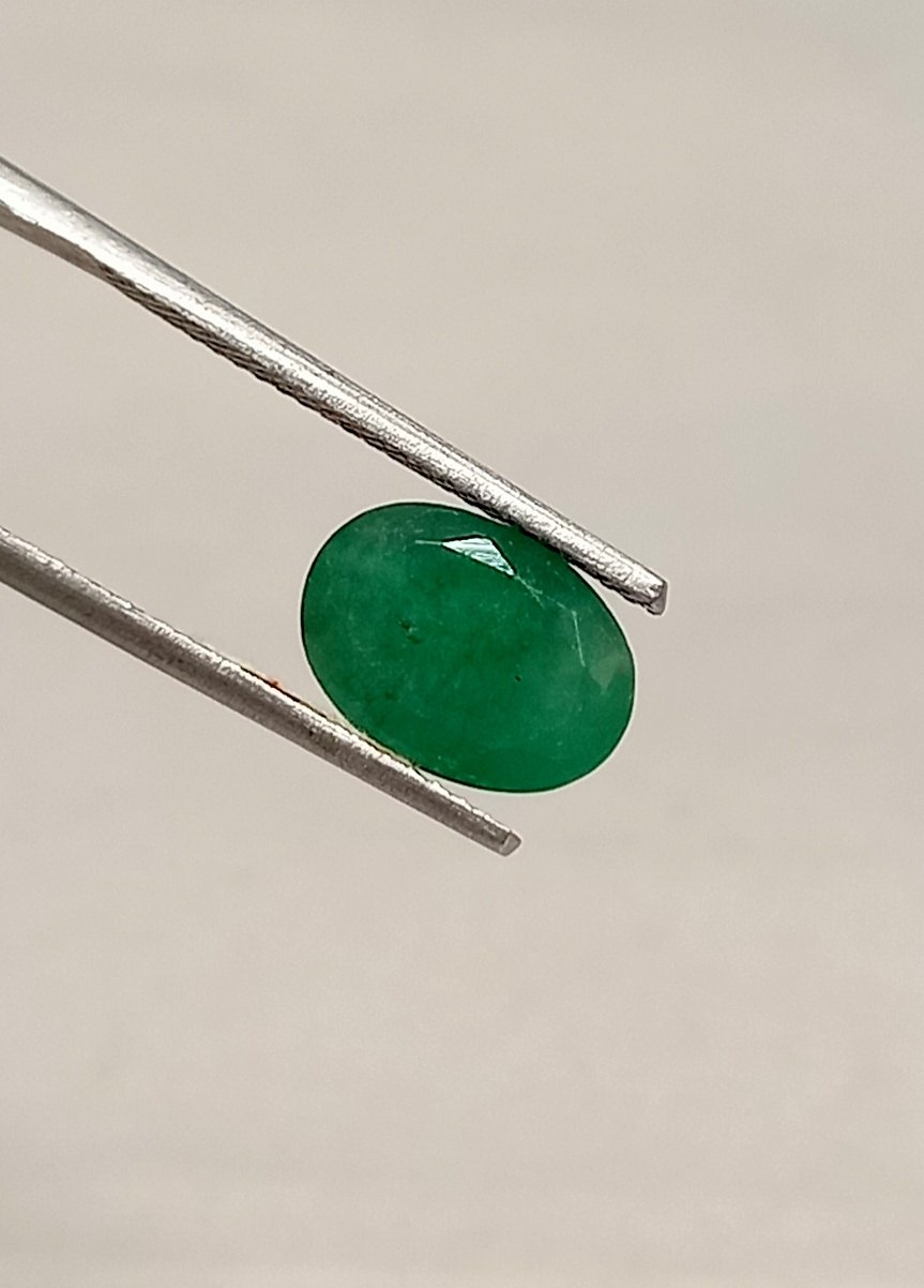 2.45 Cts Emerald Oval Cut Zambian Gemstone 10.1*7.2 MM EM253 - Image 2