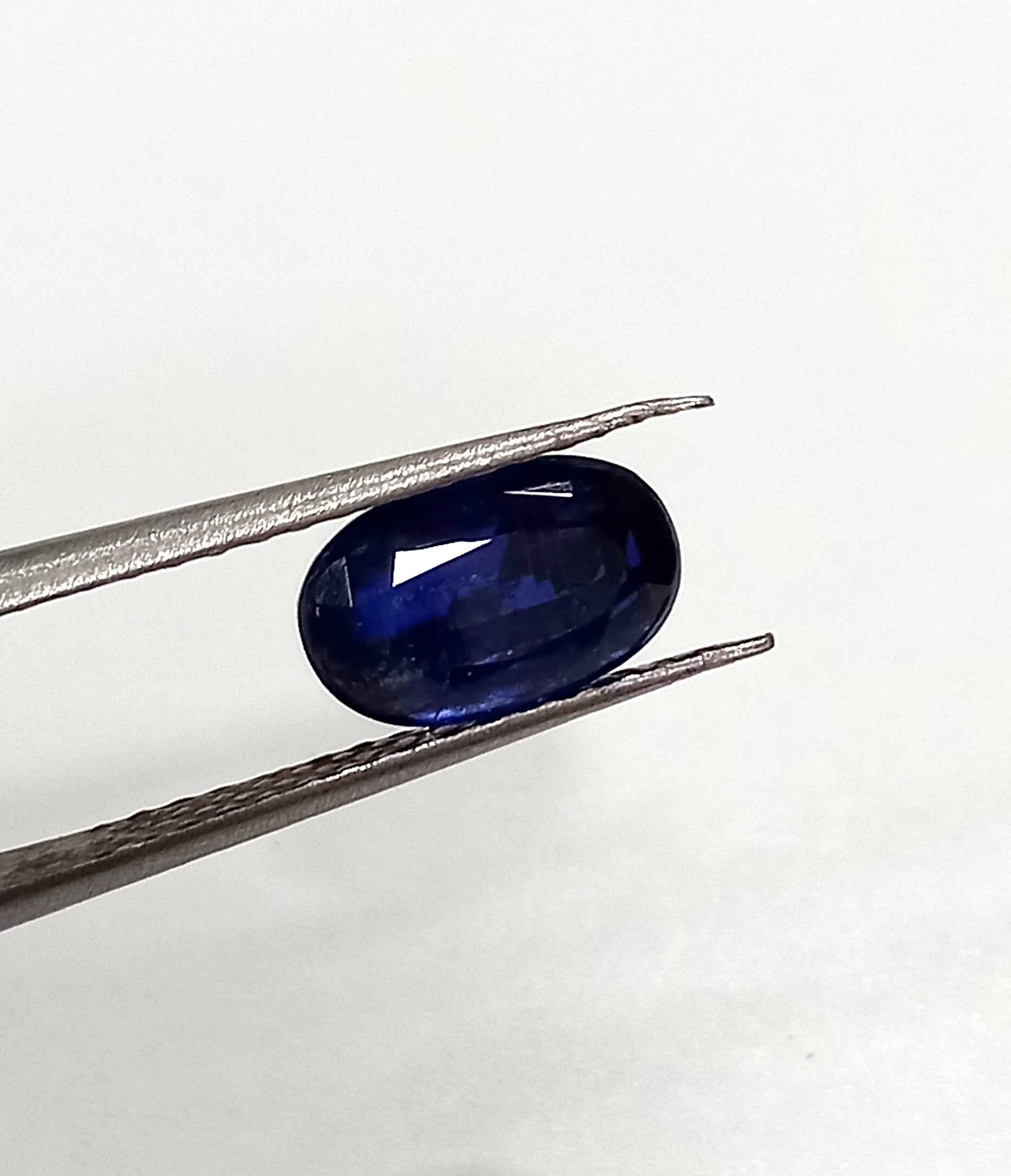 2_2d4bfae1-25e9-4233-a15b-0af406303f50 3.25 Cts Natural African Blue Sapphire Gemstone Oval Cut 10.0*6.2 MM BS289
