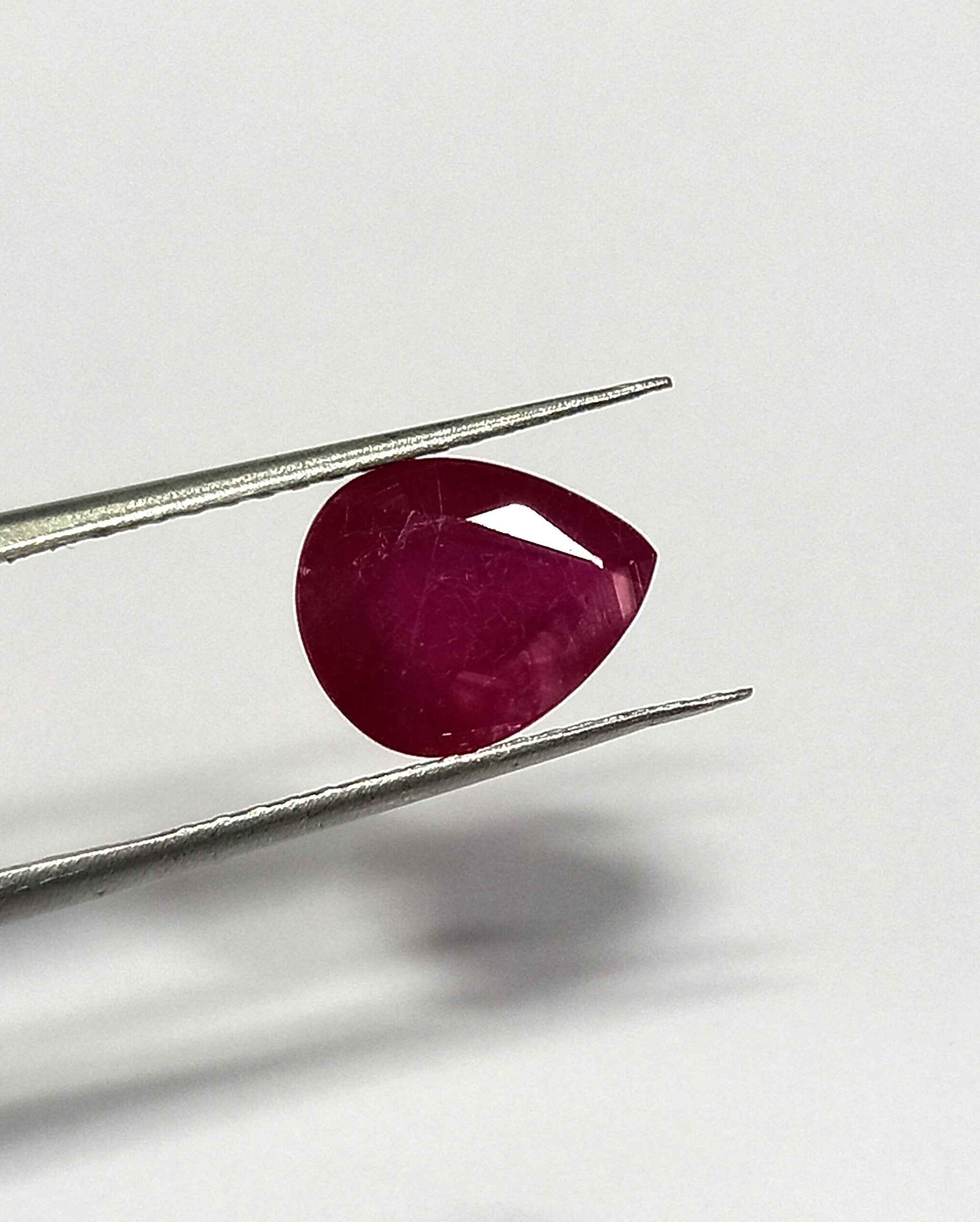 4.00 Cts Natural Burma Ruby Gemstone Pear Cut 10.9*8.8 MM R15