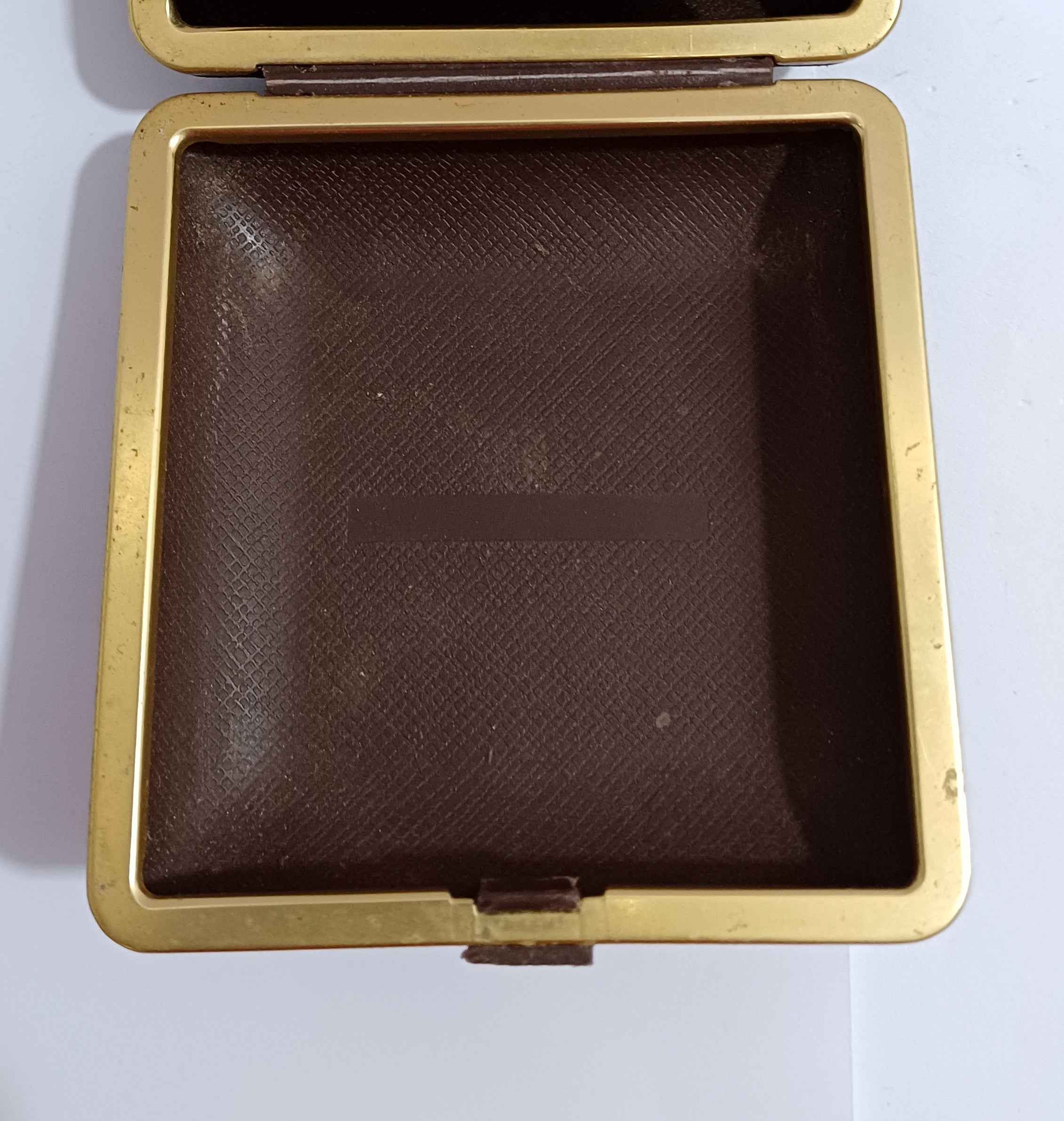 117 Grams 3*3 Inches ANTQ100