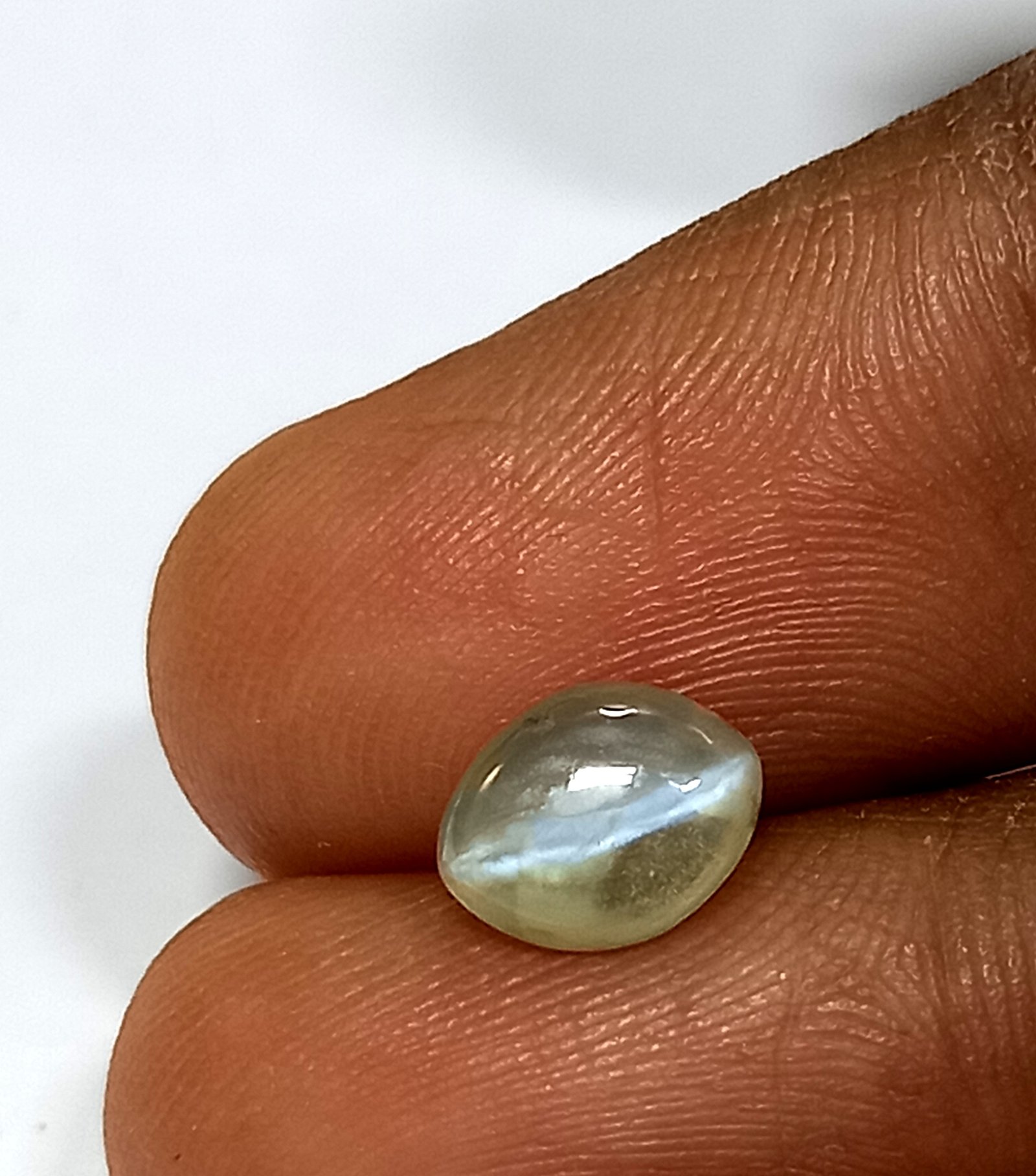 1.06 Cts Chrysoberyl Cats Eye Gemstone Sri Lanka Kanak Khet Oval 7.5*6 MM CE3 - Image 4
