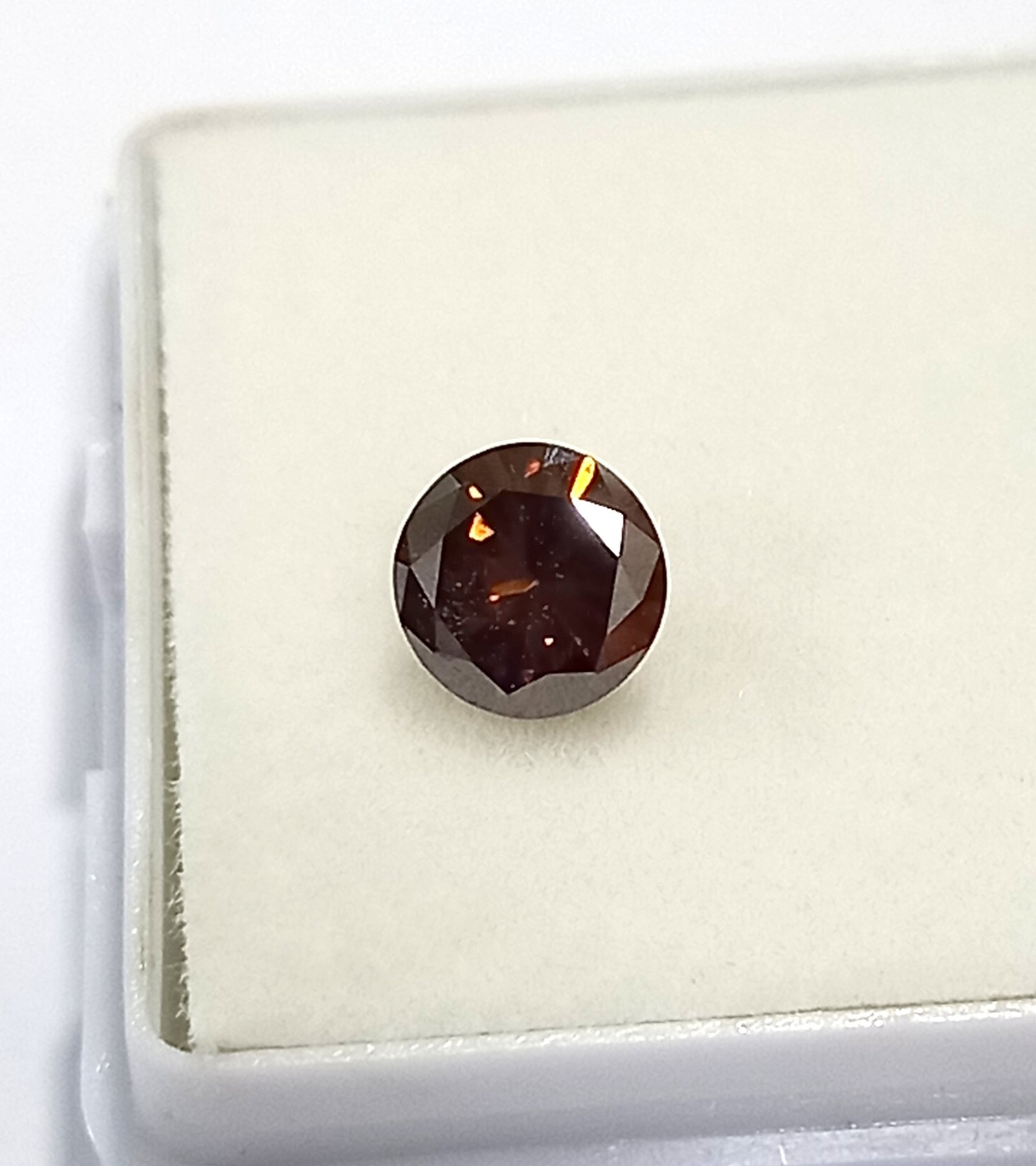 0.70 Cts Moissanite Diamond Round Cut 5.9*5.9 MM MD4 - Image 5