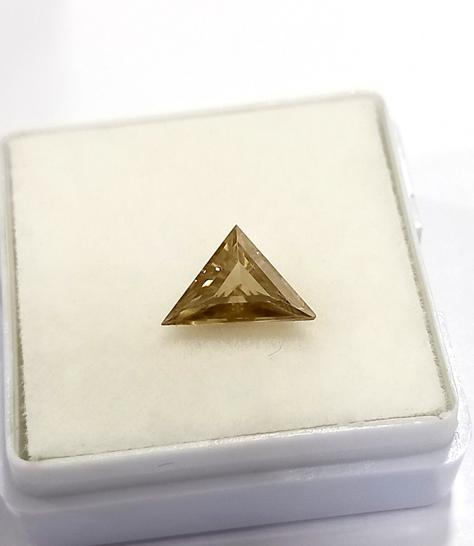 0.75 Cts Moissanite Triangle Cut Diamond Natural 6.6*7.7 MM MD24 - Image 6