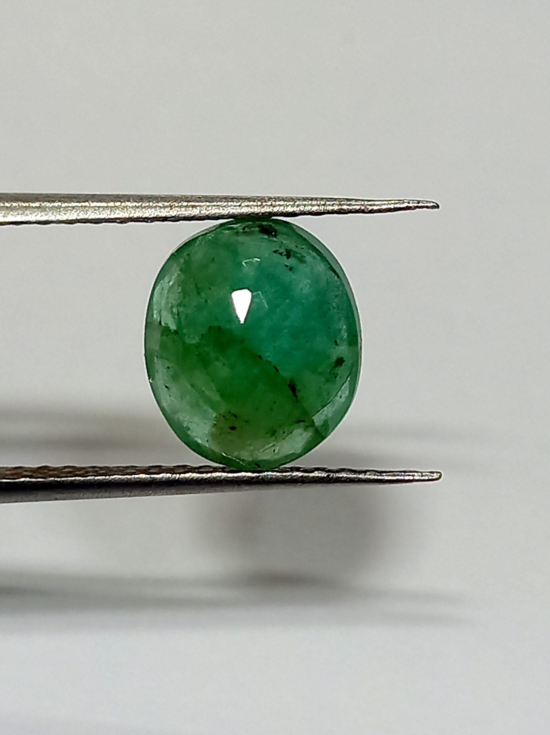 NATURAL EMERALD GEMSTONE 4
