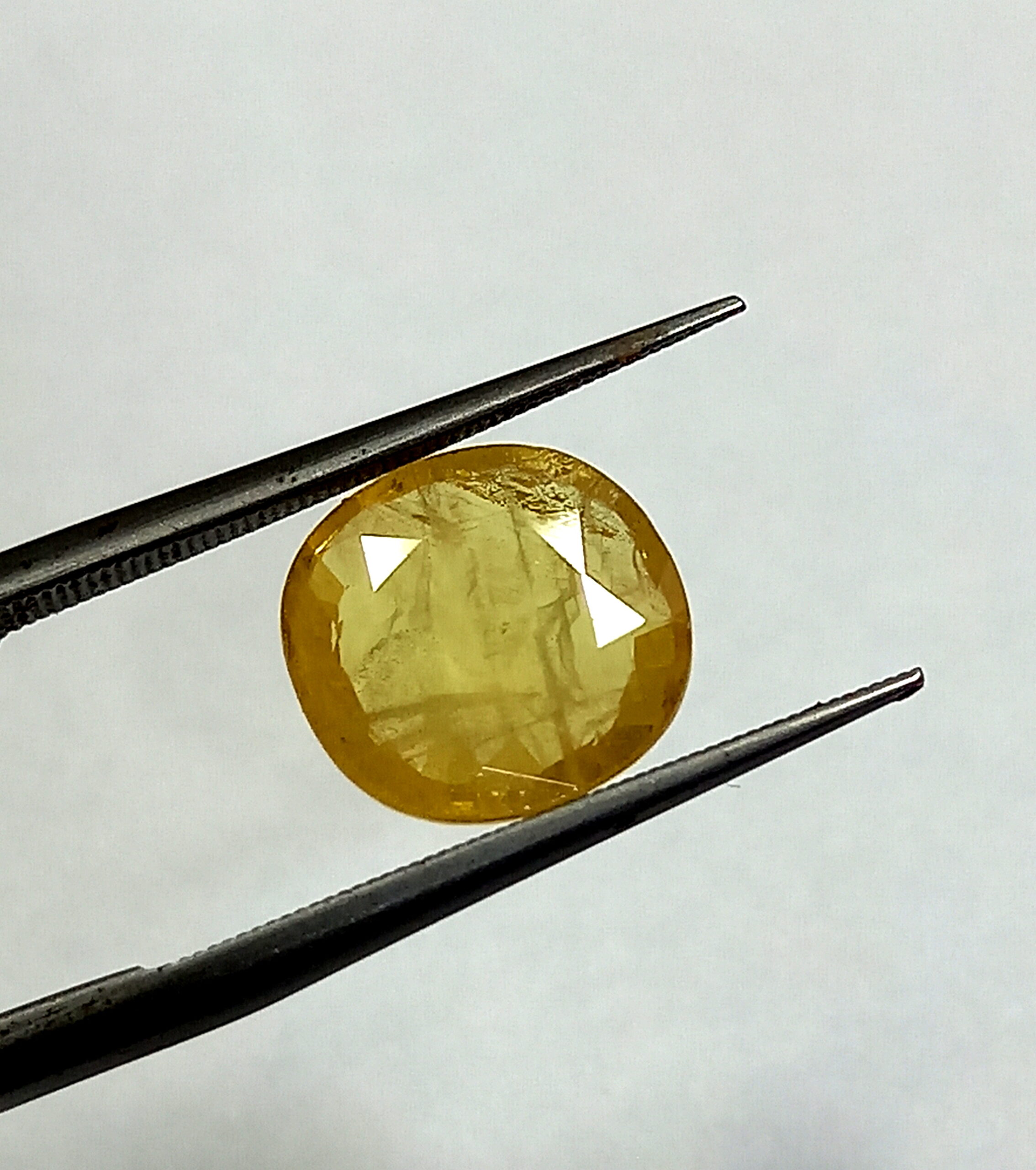 NATURAL YELLOW SAPPHIRE 2