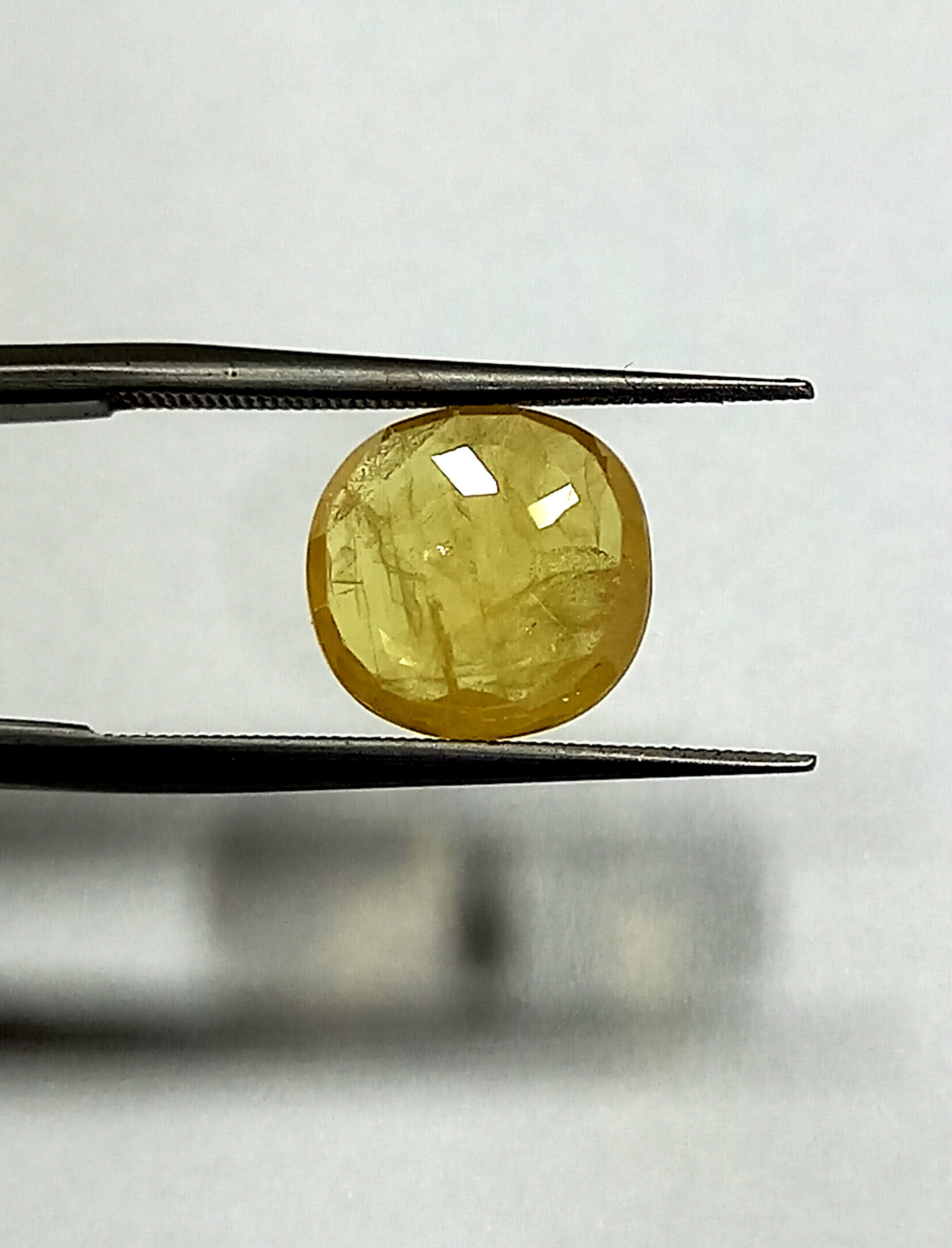 NATURAL YELLOW SAPPHIRE 8