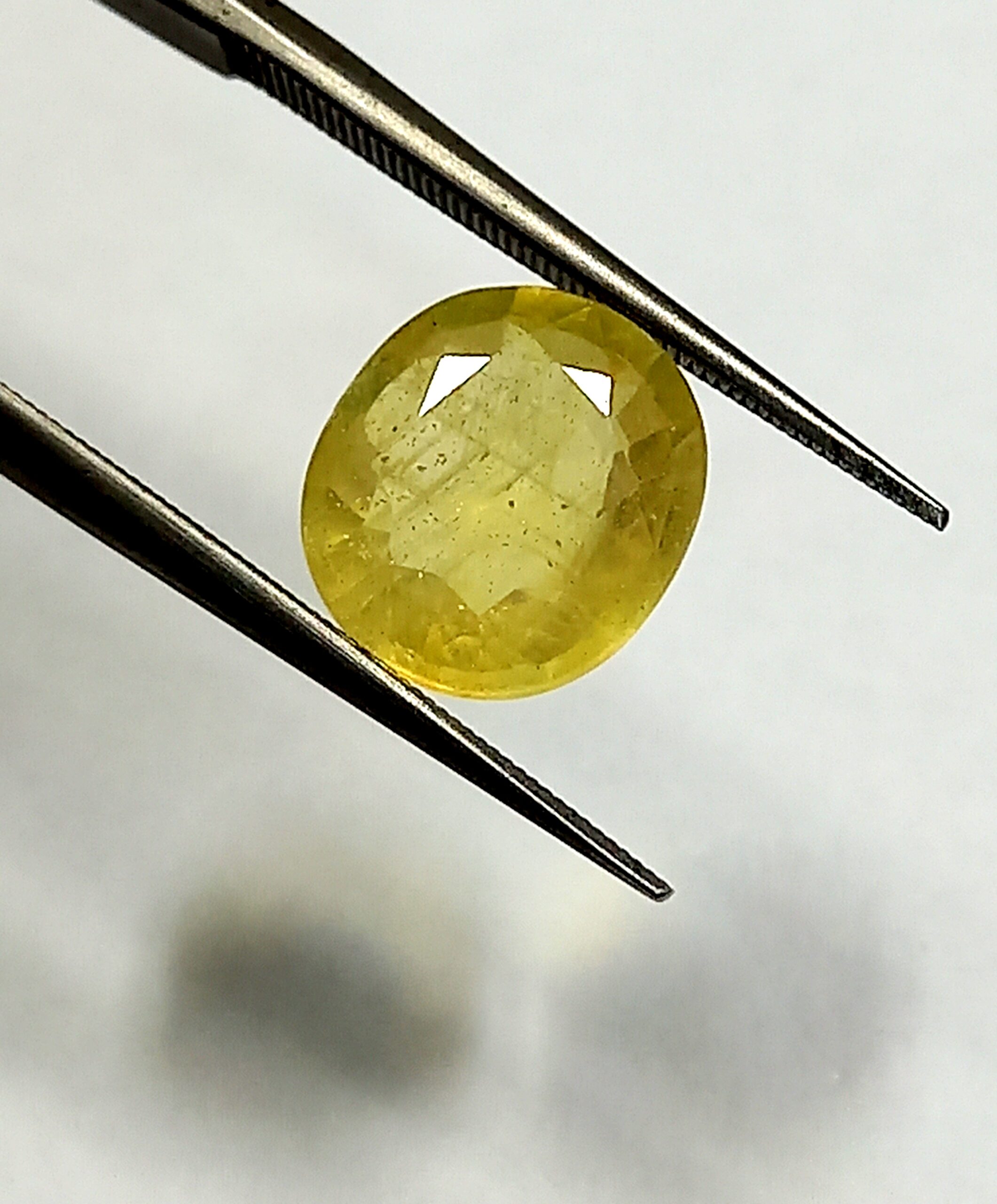 NATURAL YELLOW SAPPHIRE GEMSTONE 3
