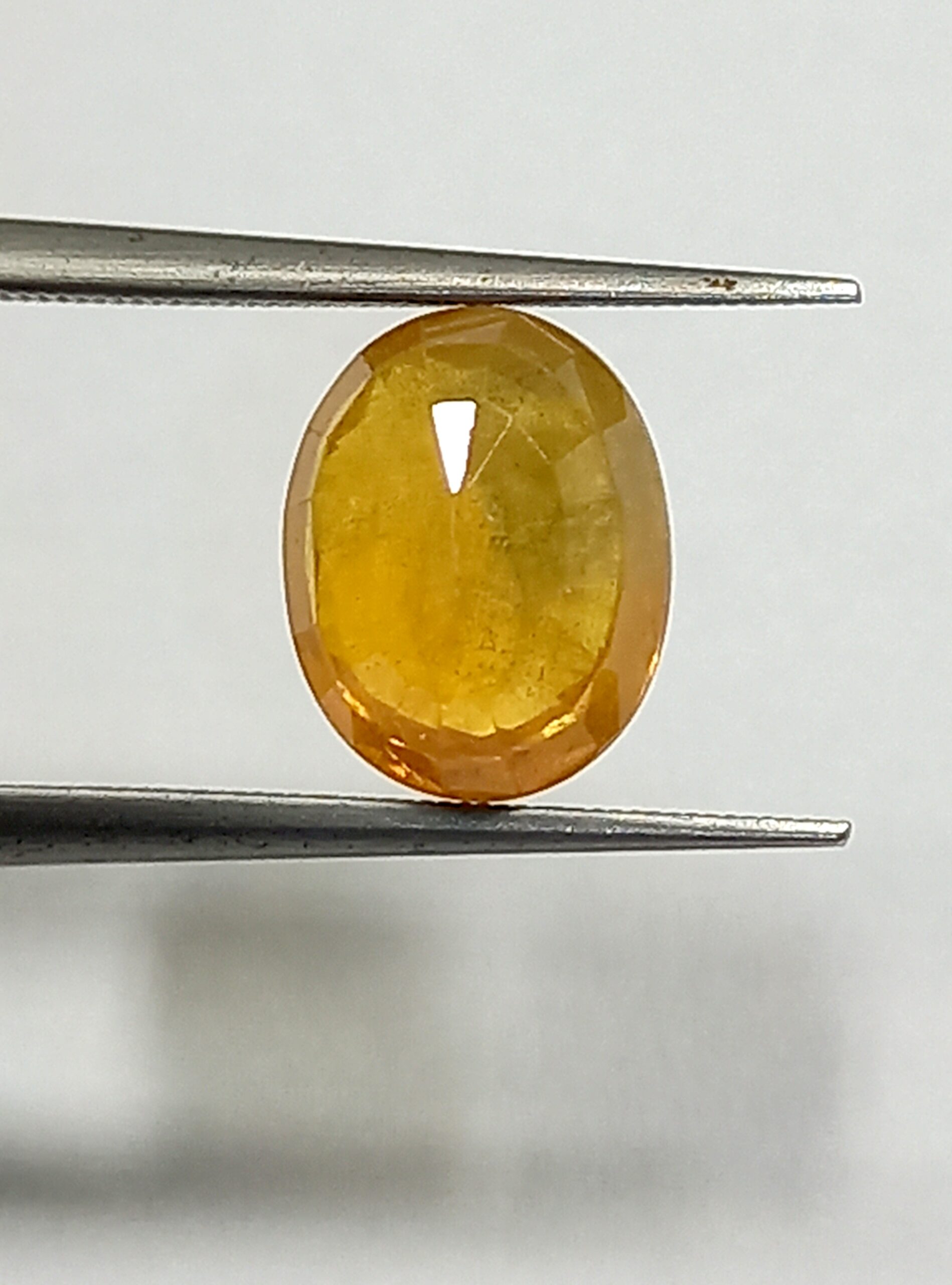 NATURAL YELLOW SAPPHIRE GEMSTONE 4
