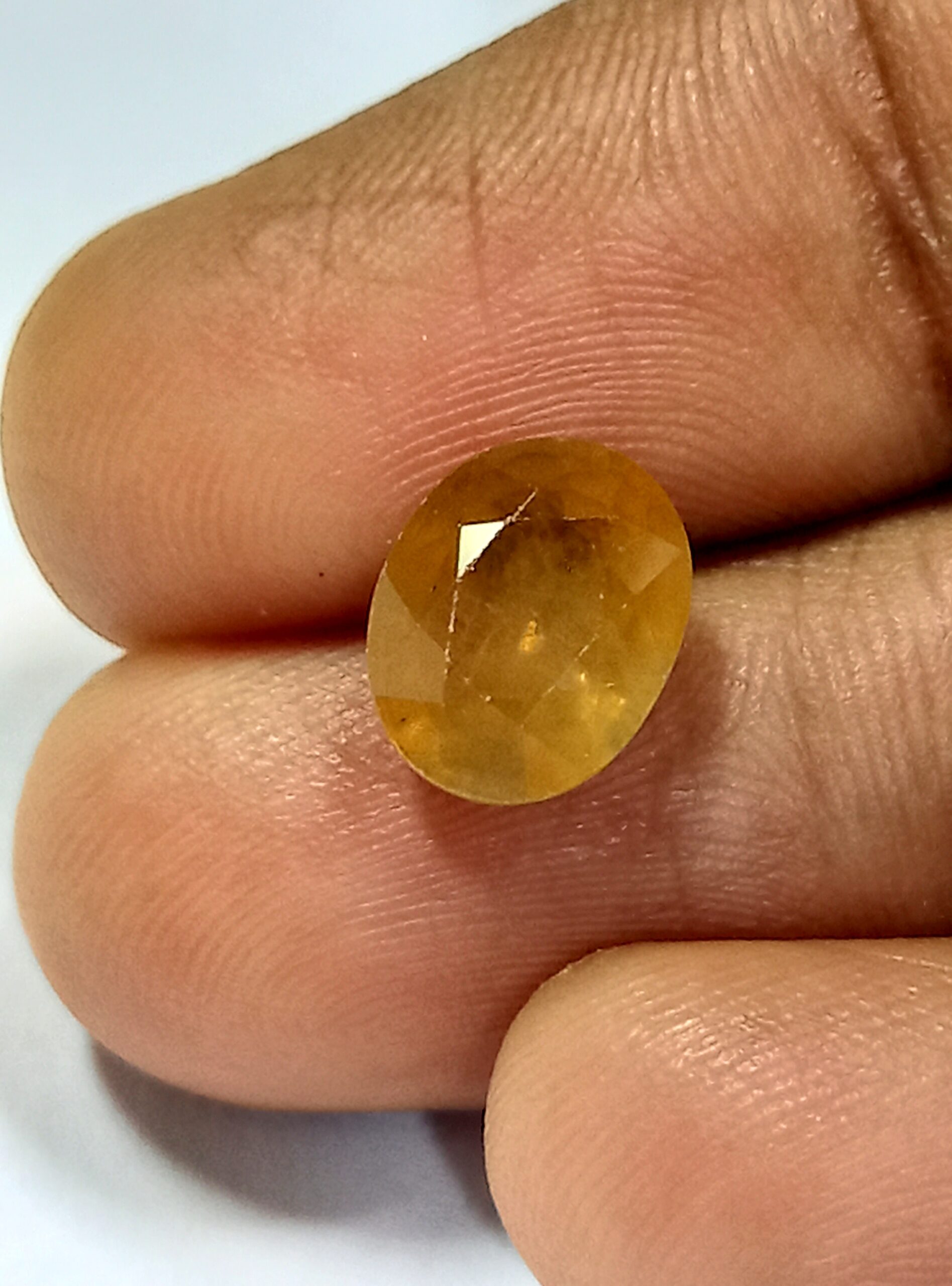 NATURAL YELLOW SAPPHIRE GEMSTONE 9