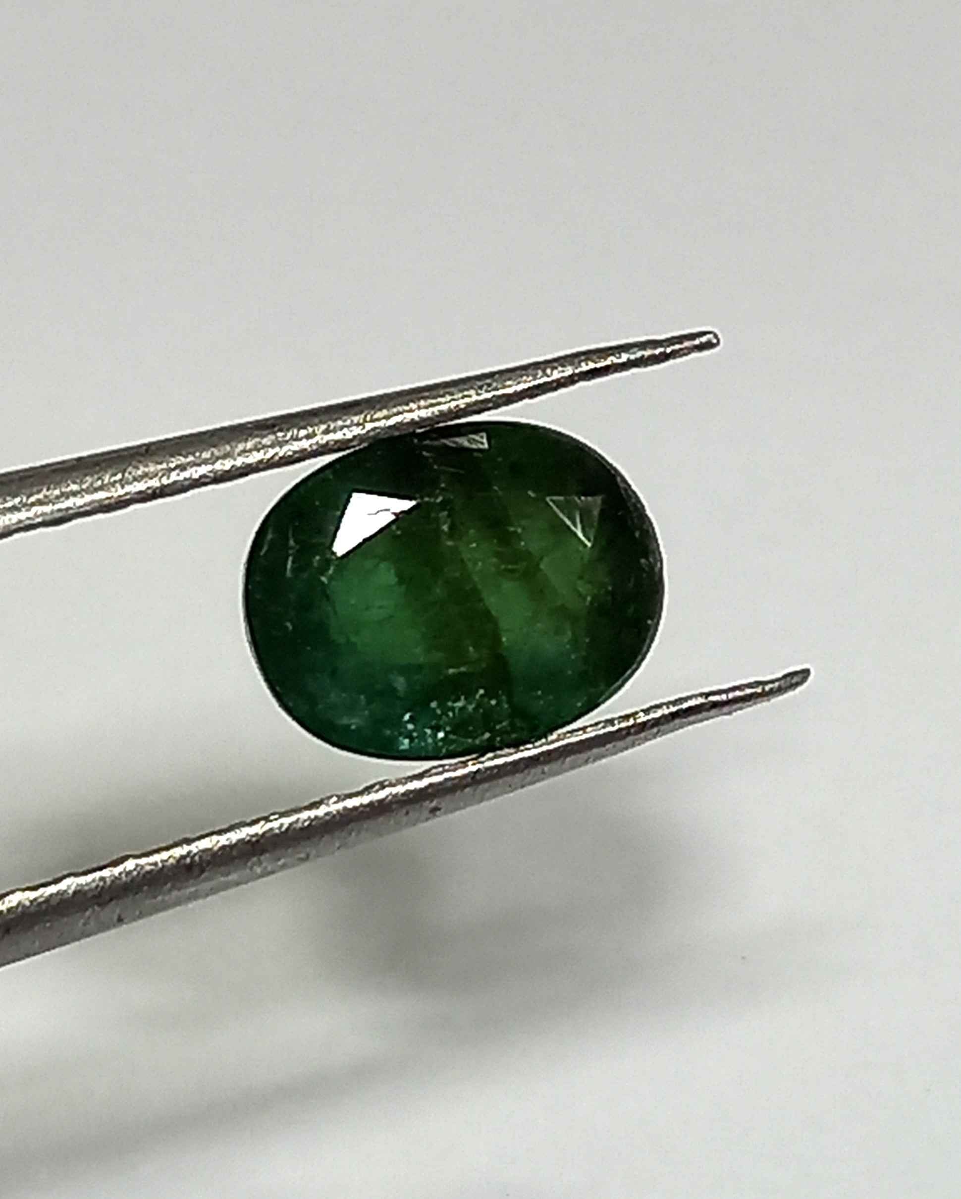 NATURALEMERALDGEMSTONE2_5a02b4a6-3b0c-4440-ae37-1a1117cb9237 1.51 Cts Natural Zambian Emerald Gemstone Oval Cut 7.92*5.95 MM EM12