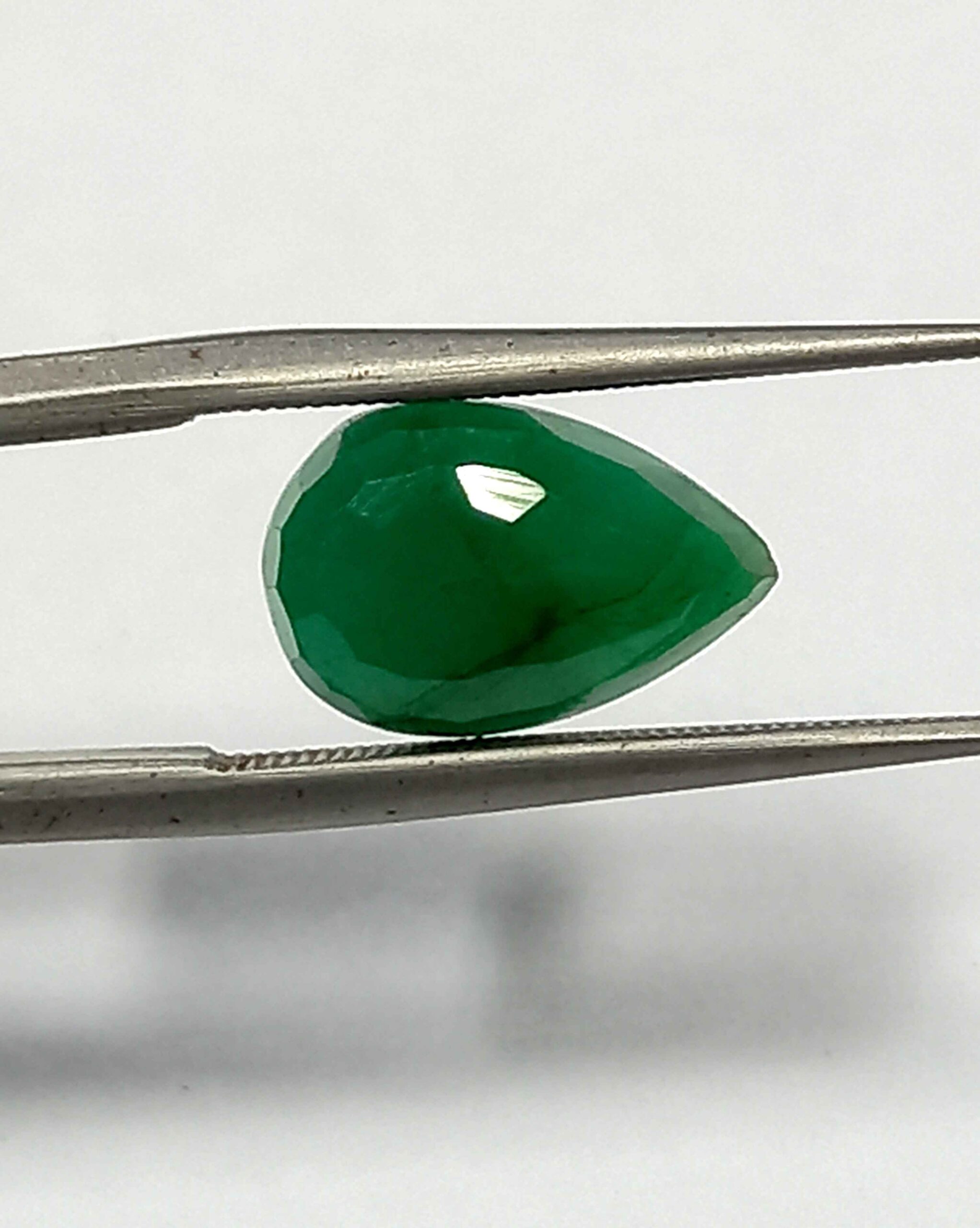 NATURALEMERALDGEMSTONE7_42cdebc6-af68-401c-98ad-7e57b2c80352 2.14 Cts Zambian Emerald Natural Gemstone Pear Cut 10.4*6.8 MM EM522