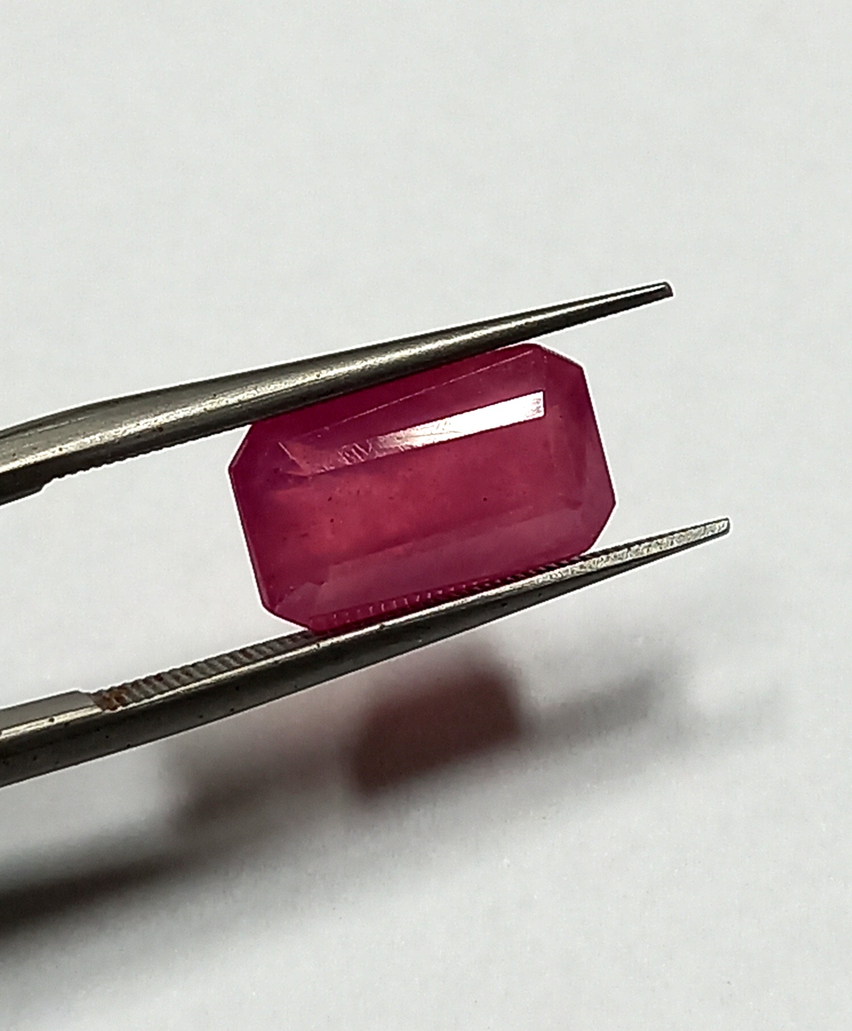 NATURALRUBYGEMSTONE2_4a7ab031-f65a-42b8-a563-43e00542745e