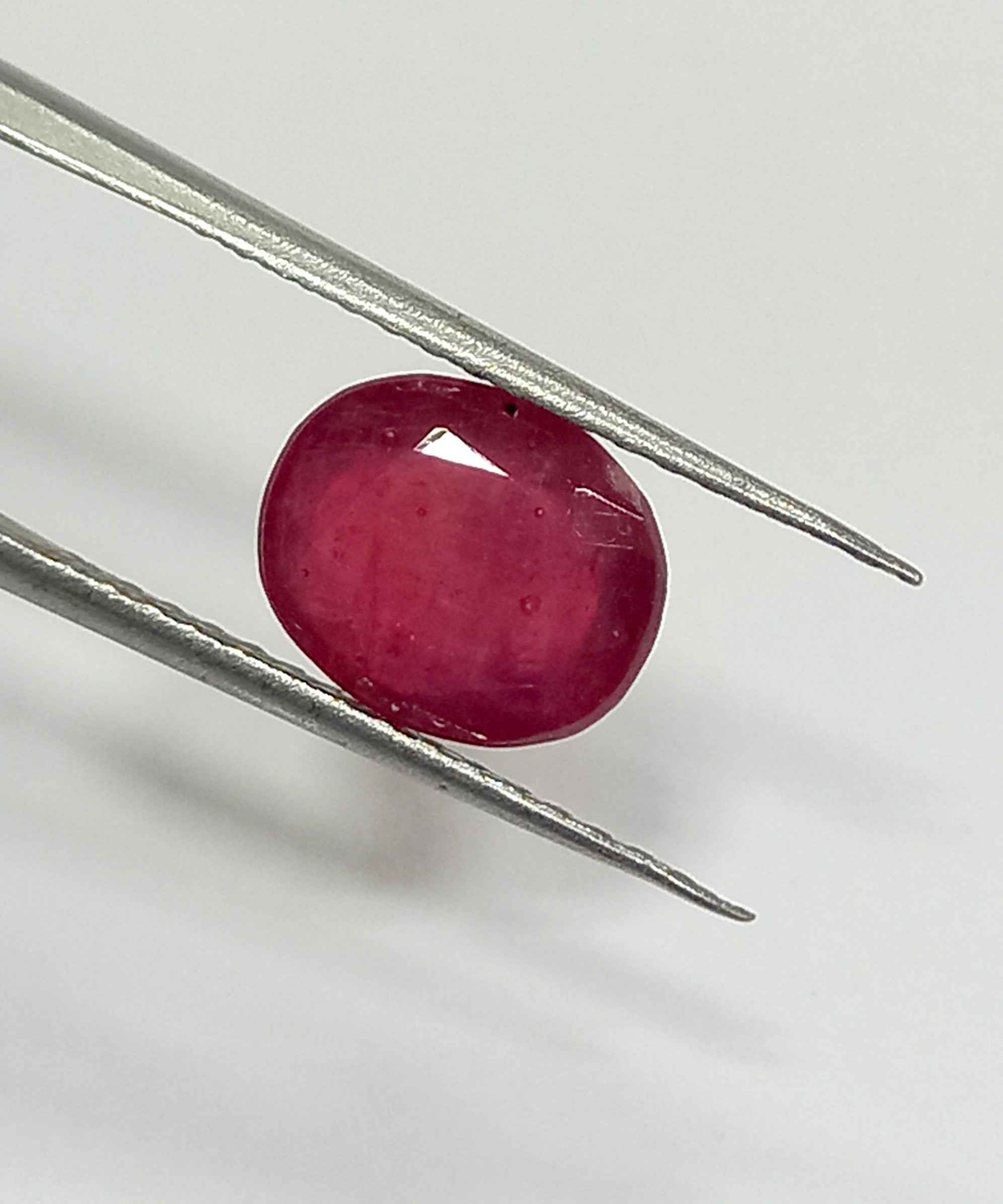 3.04 Cts Natural Srilankan Red Ruby Gemstone Oval Cut 9.6*7.9 MM R217