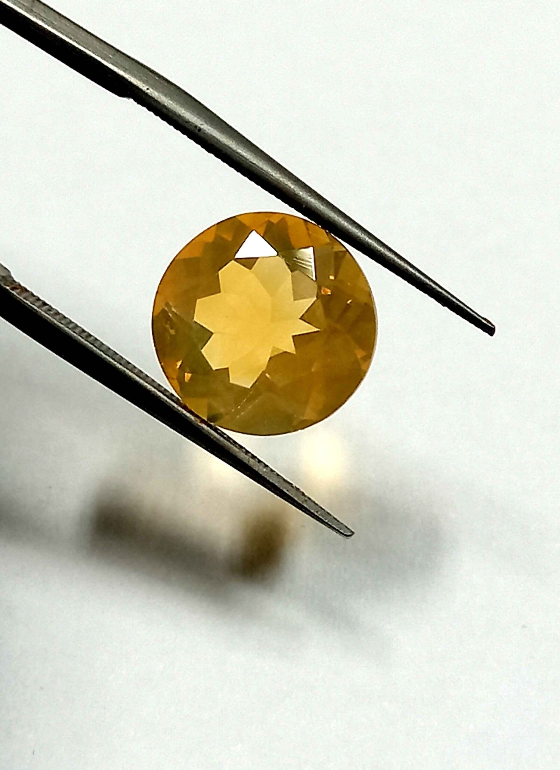 3.45 Cts Bangkok Yellow Sapphire Round Cut Gemstone 9.9*9.9 MM YS23