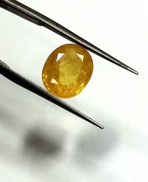 3.51 Cts Natural Bangkok Yellow Sapphire Gemstone Oval Cut 9.6*7.9 MM YS22