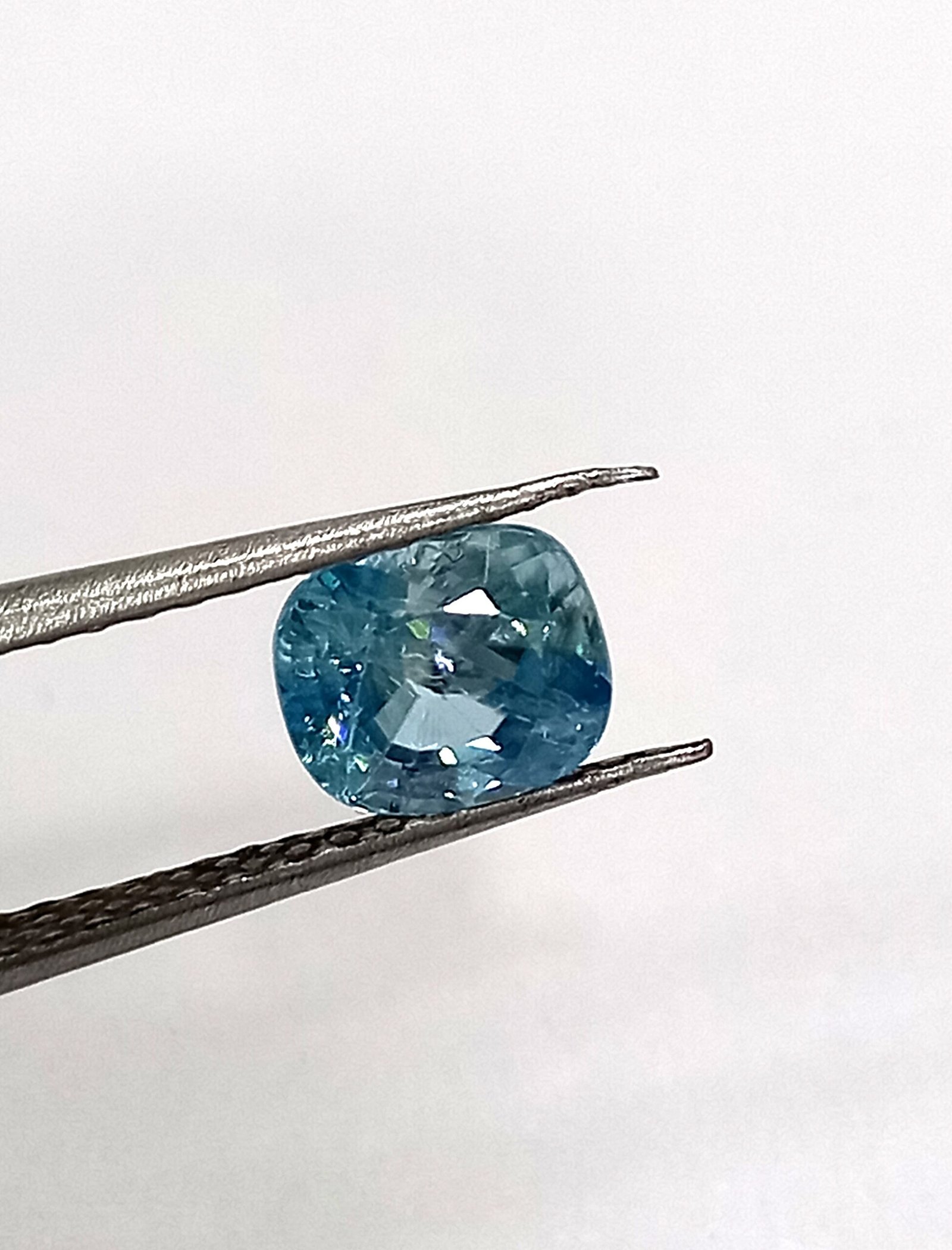 2.51 Cts Natural Cambodian Zircon Gemstone Oval Cut 7.5x6.4 MM ZC40 - Image 2