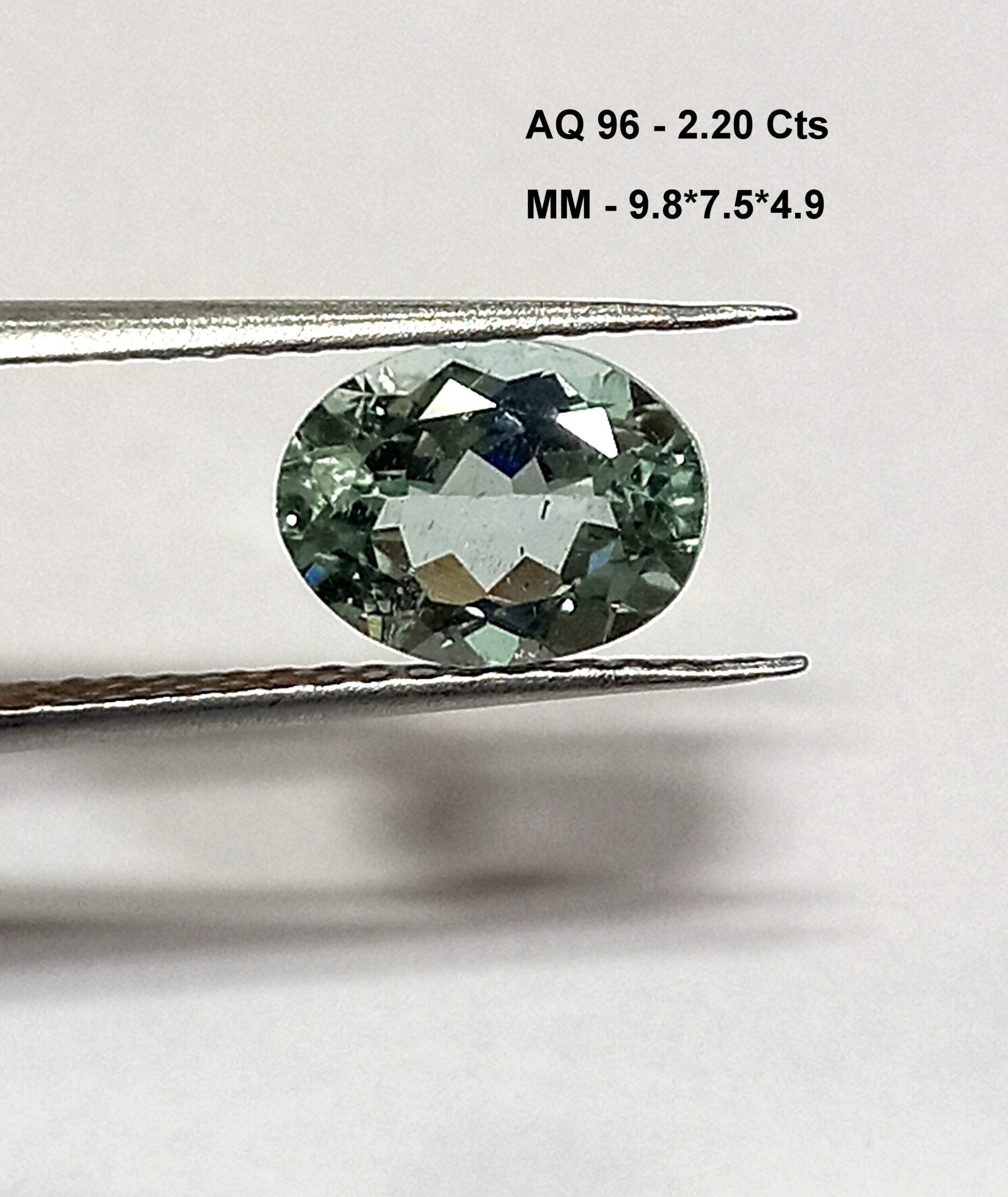 NaturalAquaMarineGemstone1_30b2f612-dc76-47d9-8e28-620cf54ec699