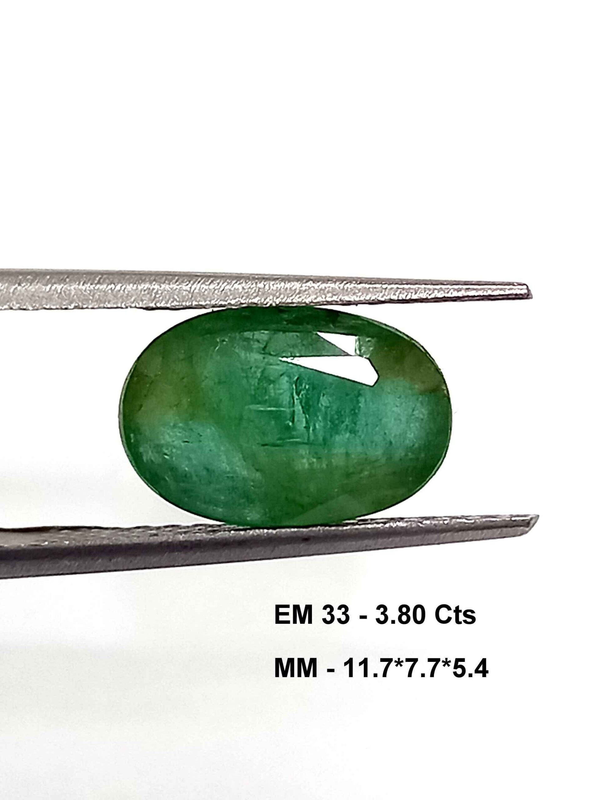 3.80 Cts Zambian Emerald Gemstone Oval Cut 11.7*7.7 MM EM33
