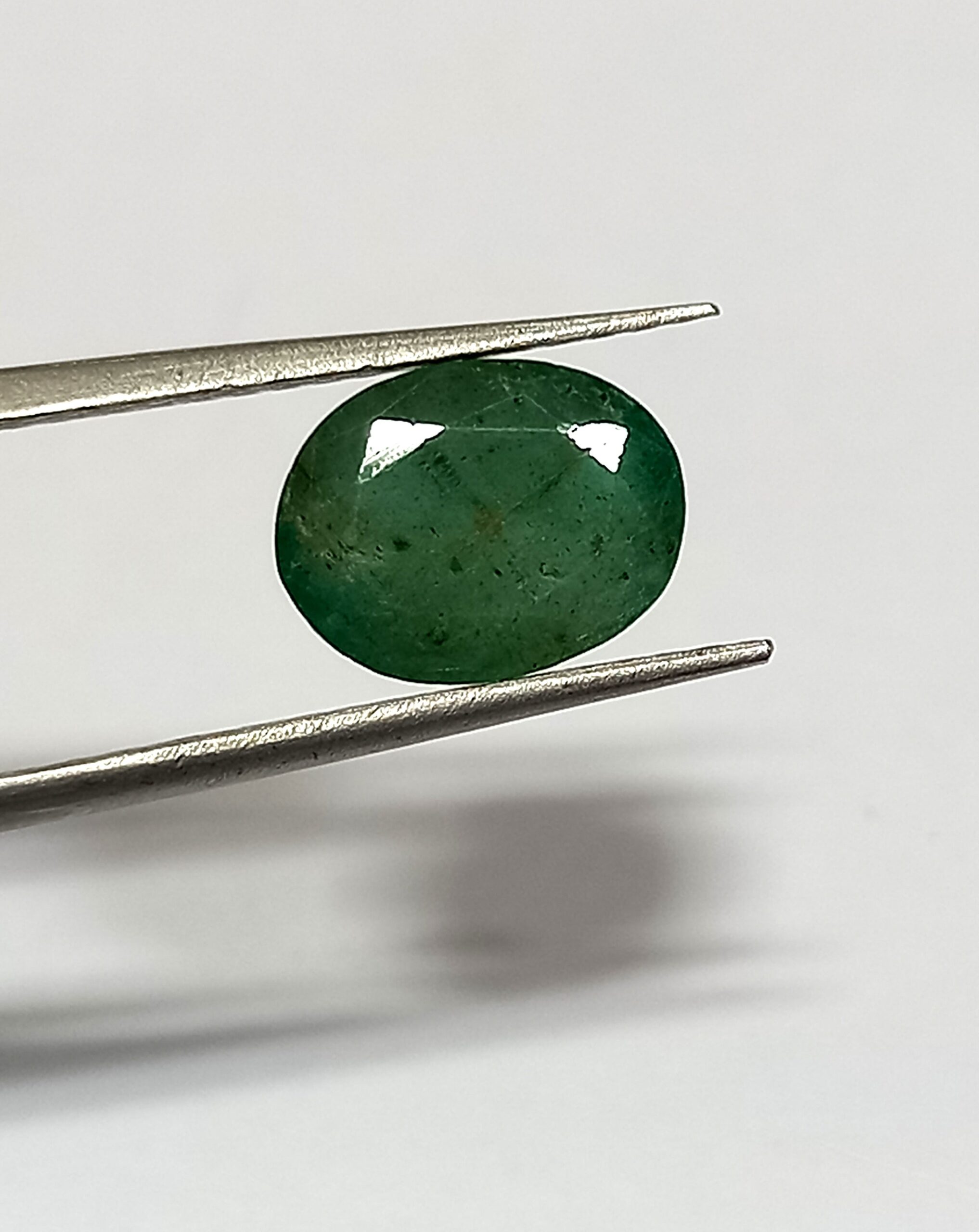 NaturalEmeraldGemstone2_7ec292d1-687f-41be-a126-0b86a891f3b3