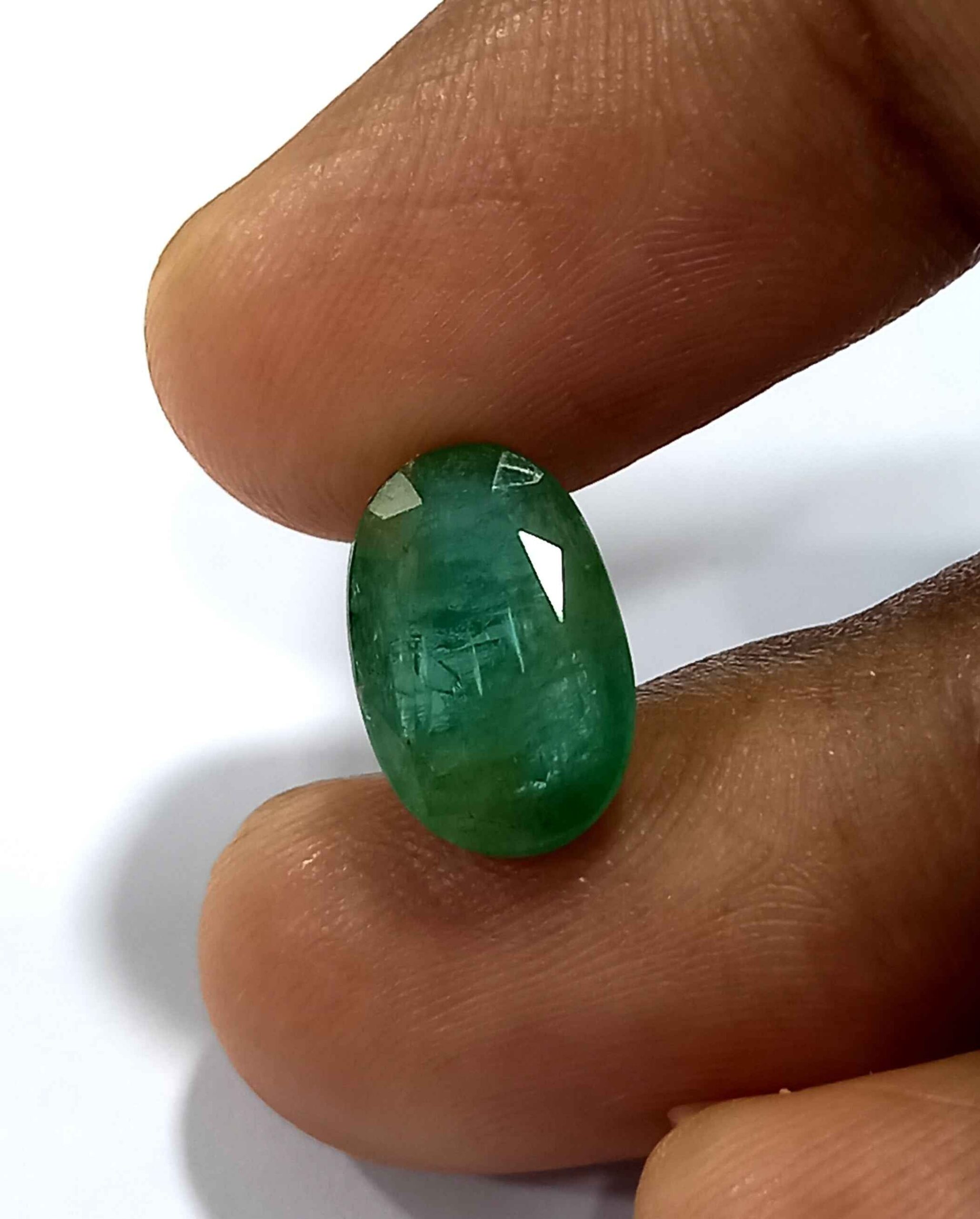 3.80 Cts Zambian Emerald Gemstone Oval Cut 11.7*7.7 MM EM33
