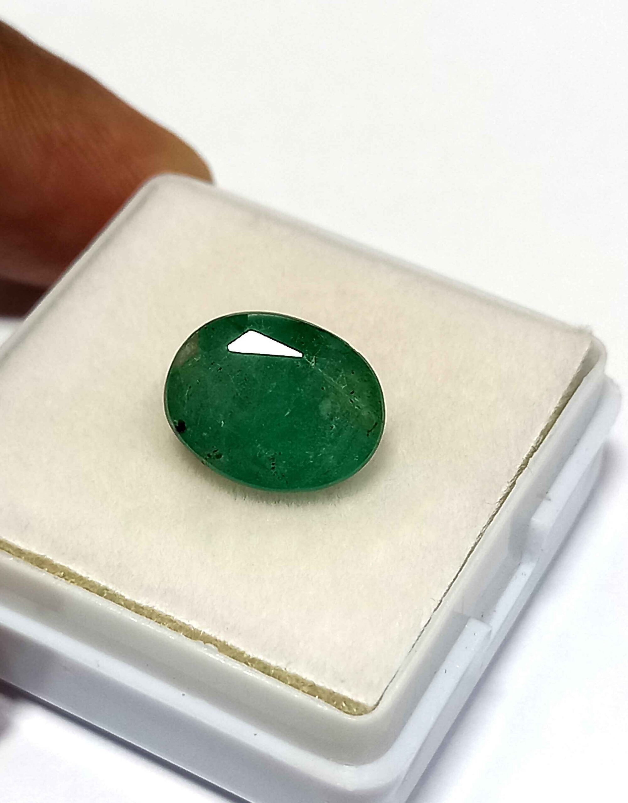 NaturalEmeraldGemstone6_727679a0-726f-4cee-8114-0e616a74a600 3.40 Cts Natural Zambian Emerald Gemstone Oval Cut 10.8*8.4 MM EM71