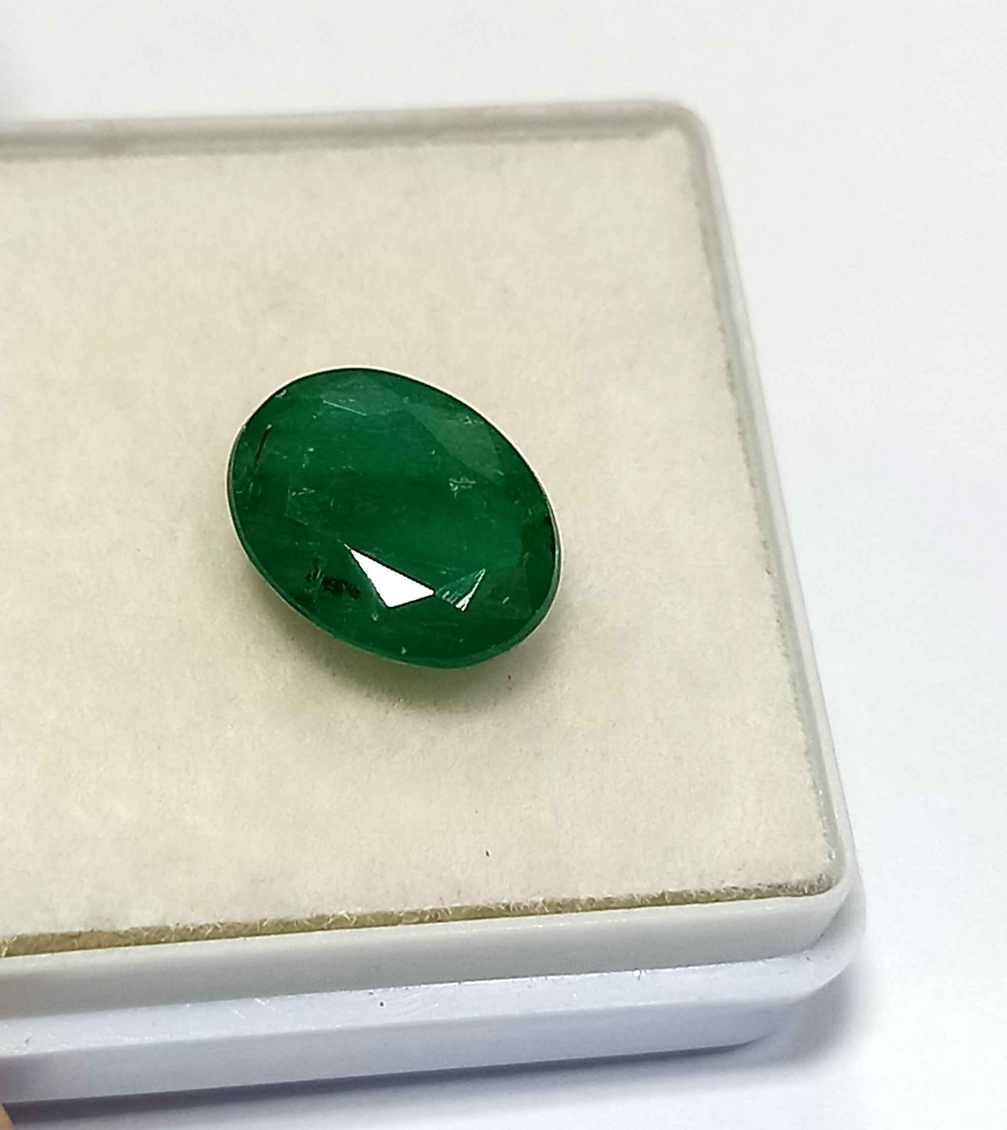 NaturalEmeraldGemstone6_da9ec419-e537-4d53-8a97-ad85a6d08368 2.55 Cts Natural Zambian Emerald Gemstone Oval Cut 10.4*8.1 MM EM44