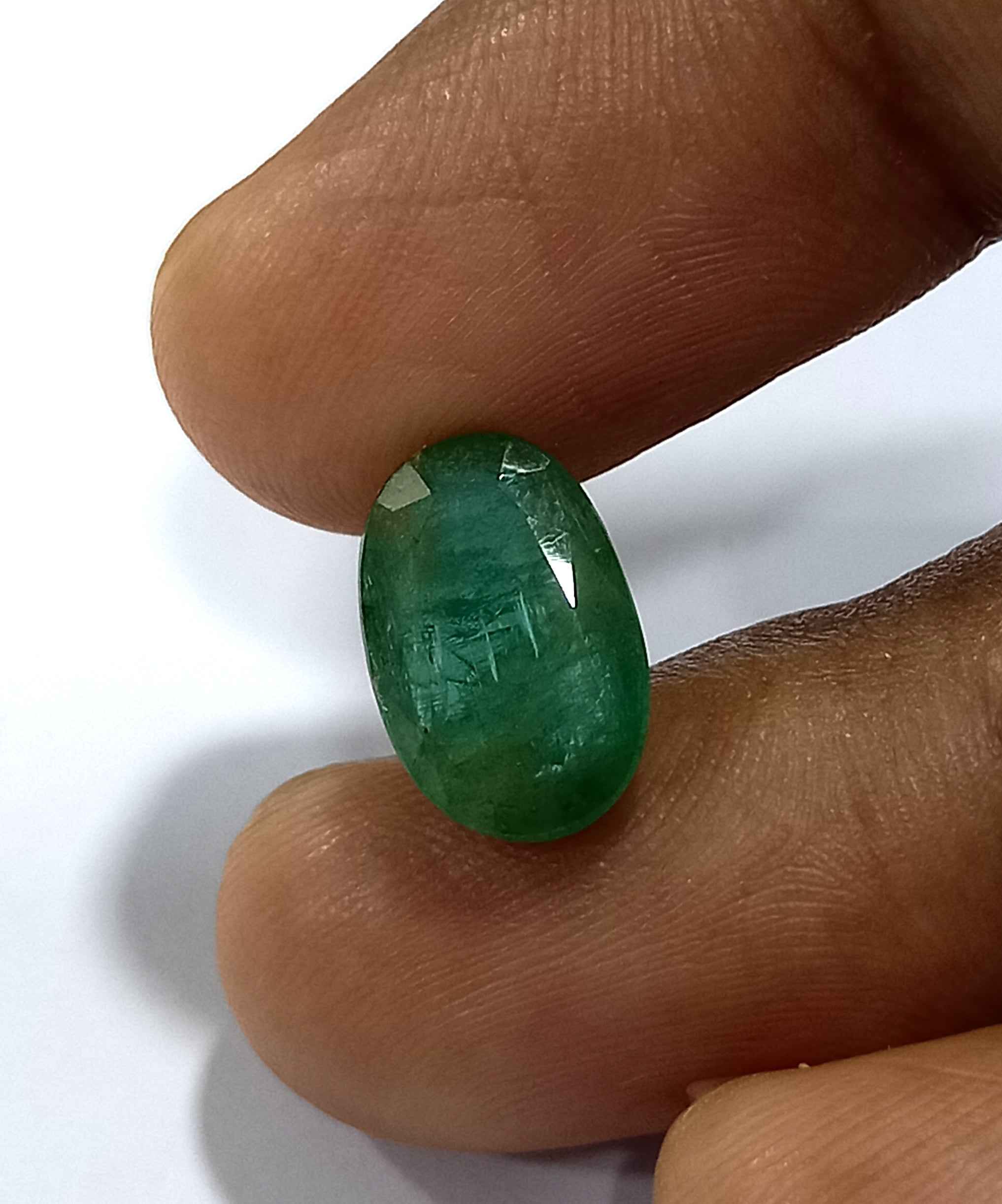 3.80 Cts Zambian Emerald Gemstone Oval Cut 11.7*7.7 MM EM33
