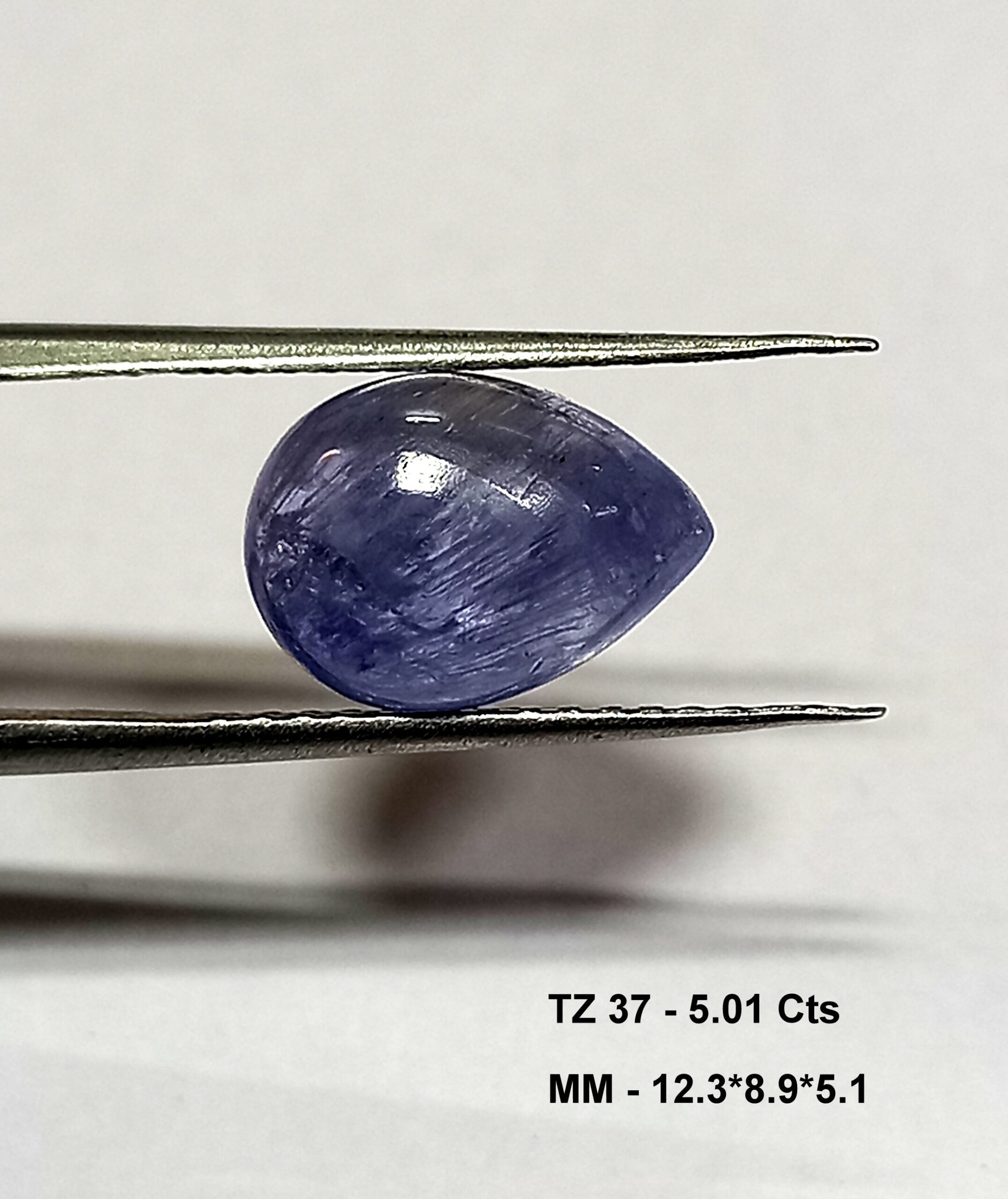 NaturalTanzaniteGemstone1_05d45f87-793b-4a4d-a62e-c077b8658872