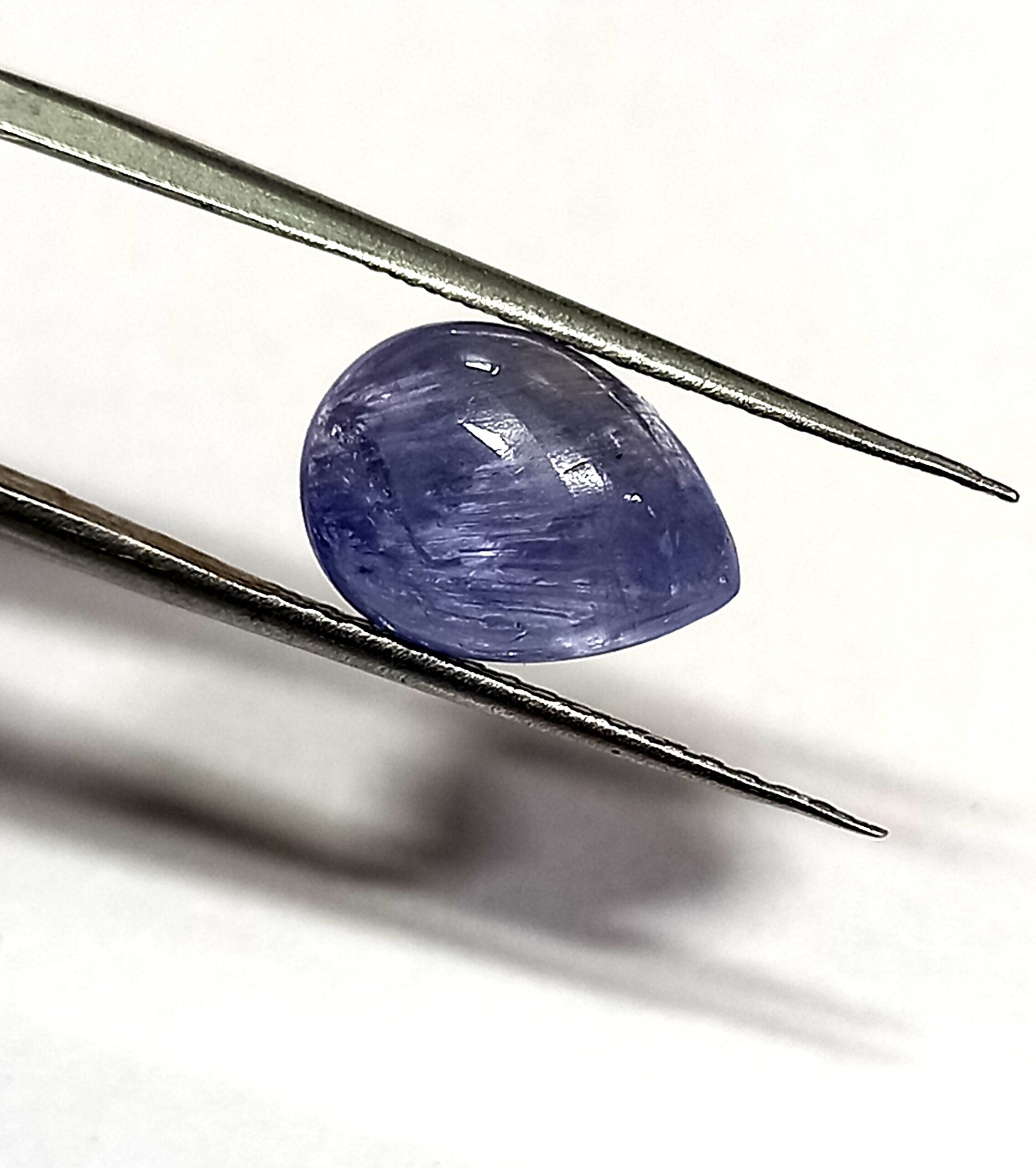 NaturalTanzaniteGemstone3_6860b596-8ee0-43e7-88f5-32cc13d7863f