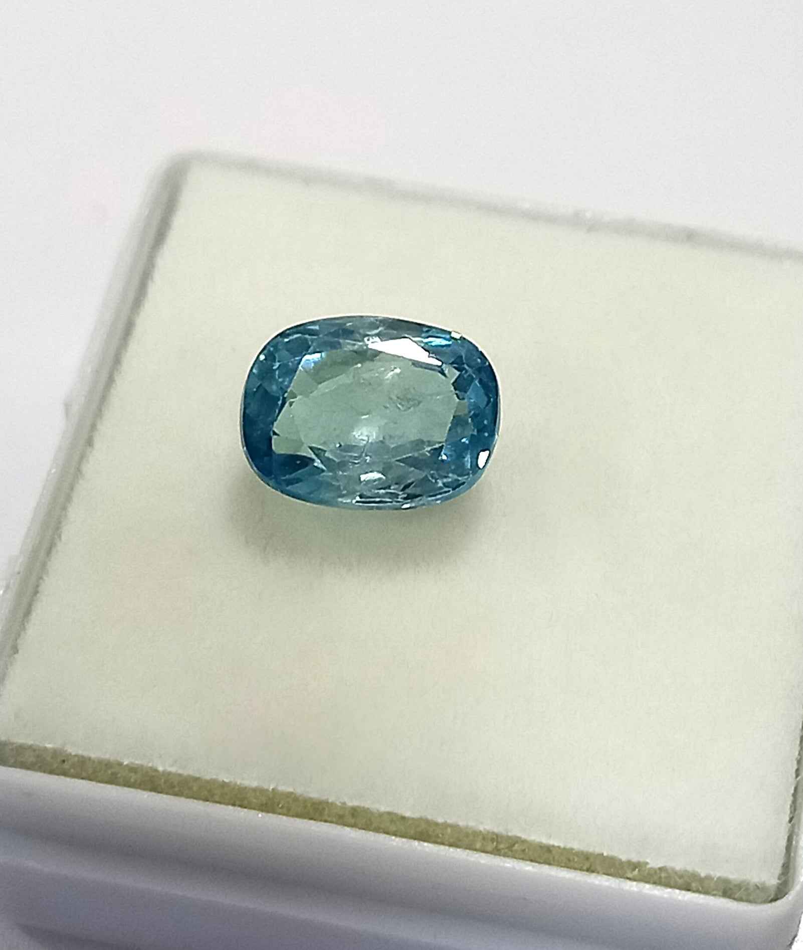 3.56 Cts Natural Cambodian Zircon Blue Gemstone Oval Cut 8.9*6.8 MM ZC34