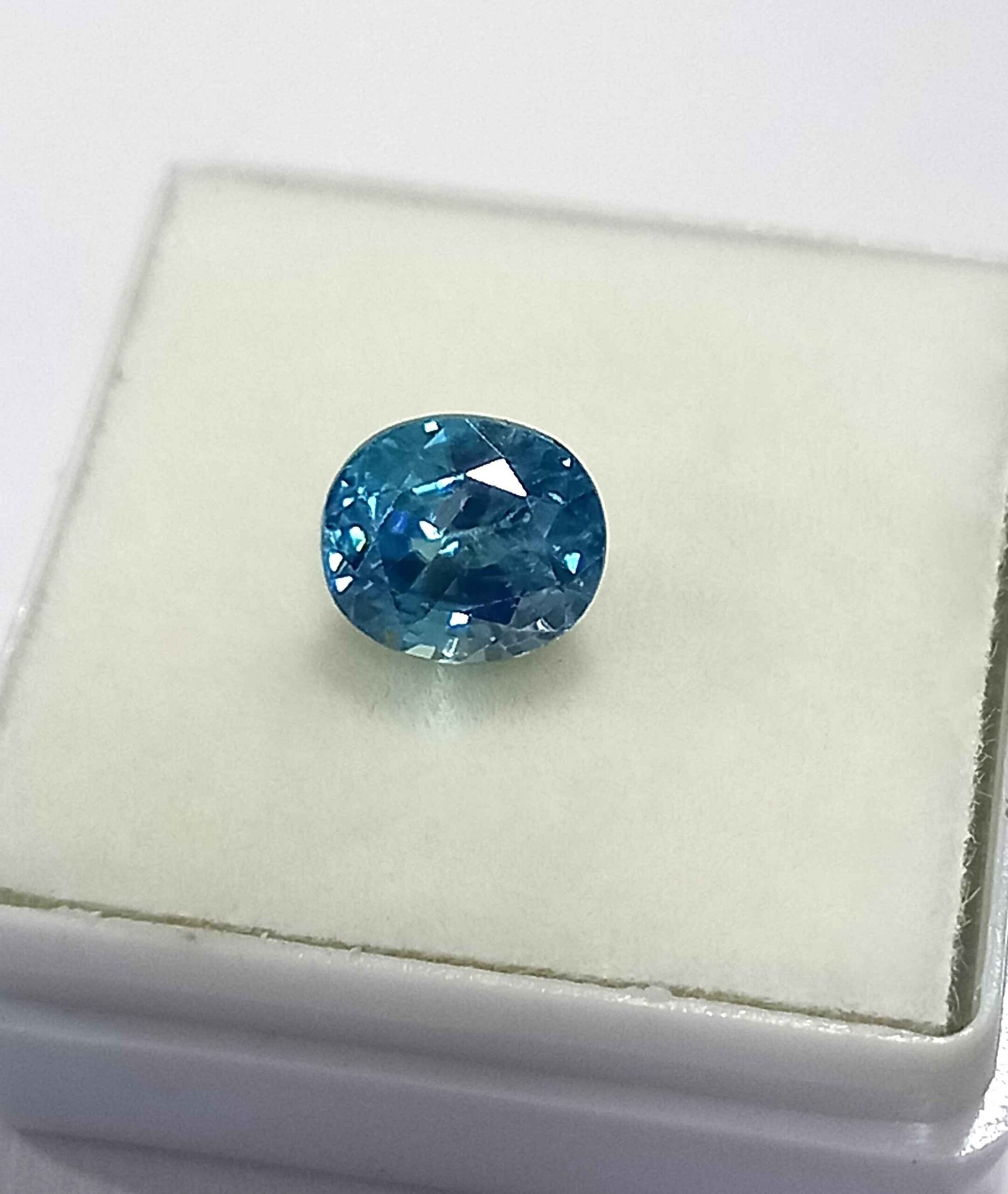 2.96 Cts Natural Cambodian Zircon Blue Gemstone Oval Cut 7.6*6.7 MM ZC59