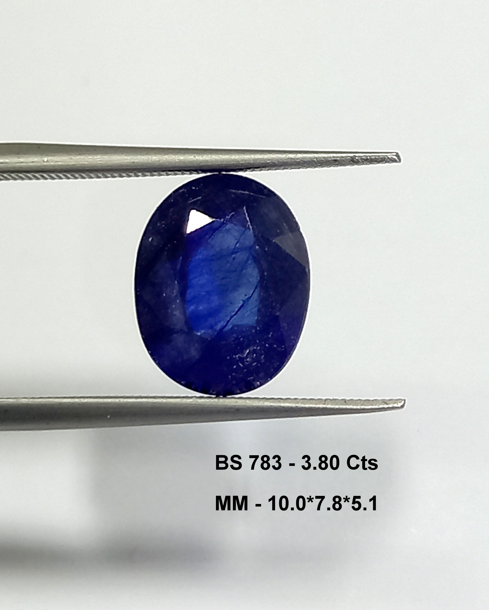 Natural blue sapphire gemstone 1