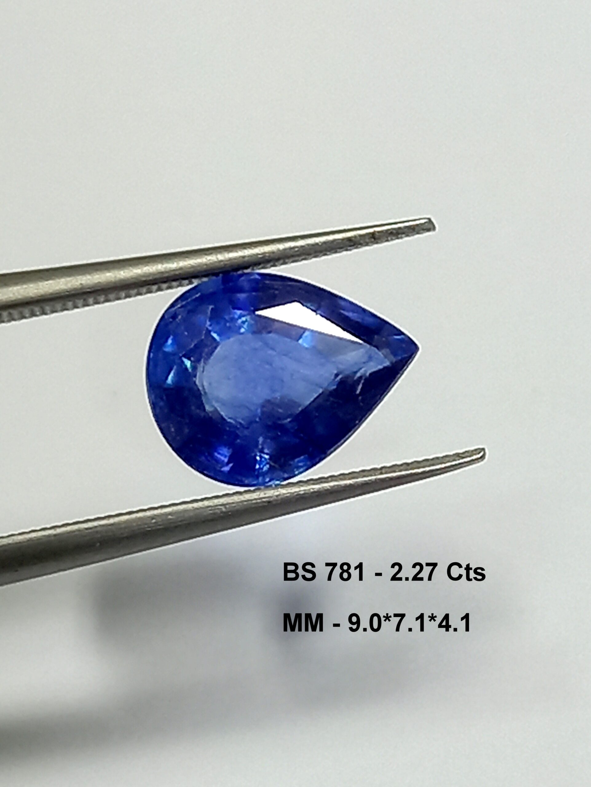 Natural blue sapphire gemstone 1