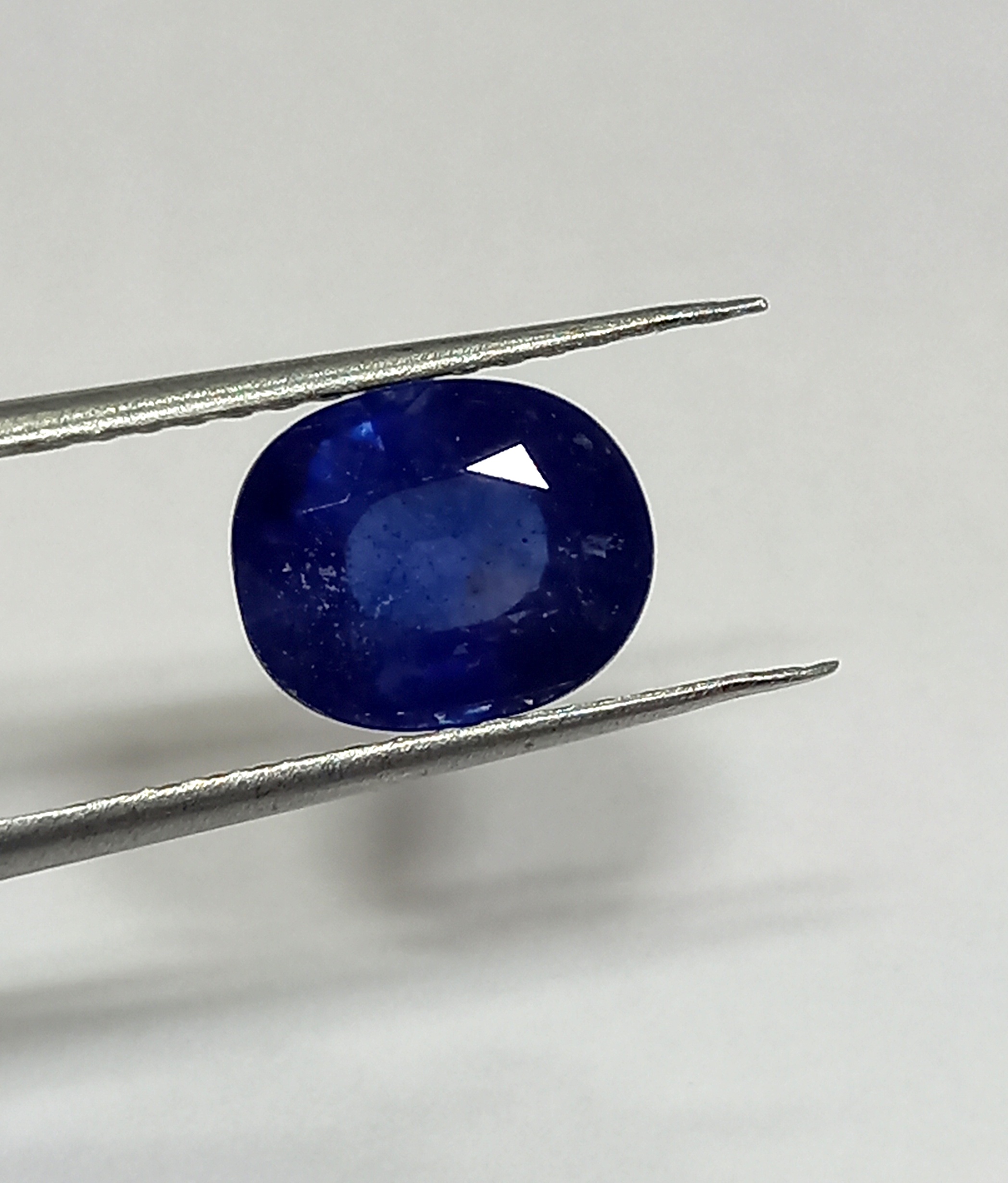Natural blue sapphire gemstone 2