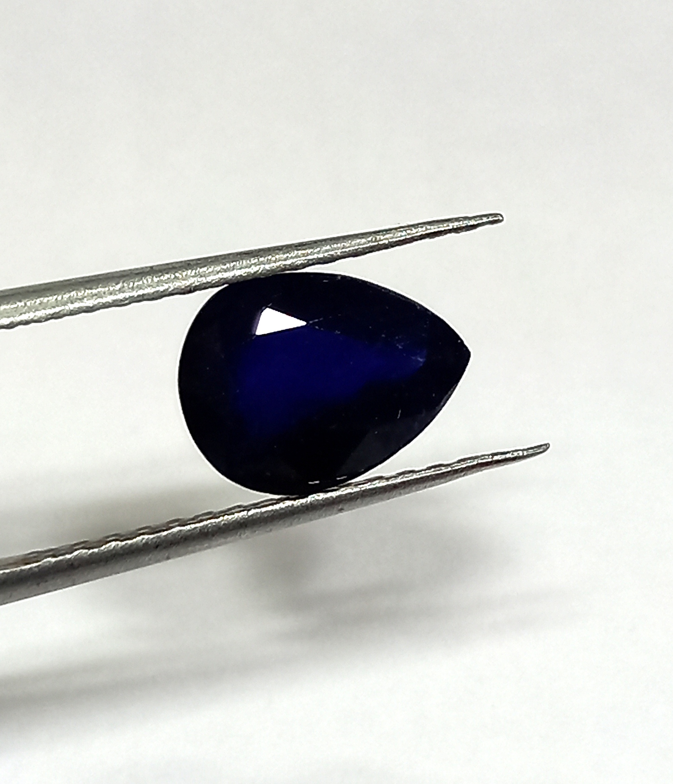 Natural blue sapphire gemstone 2