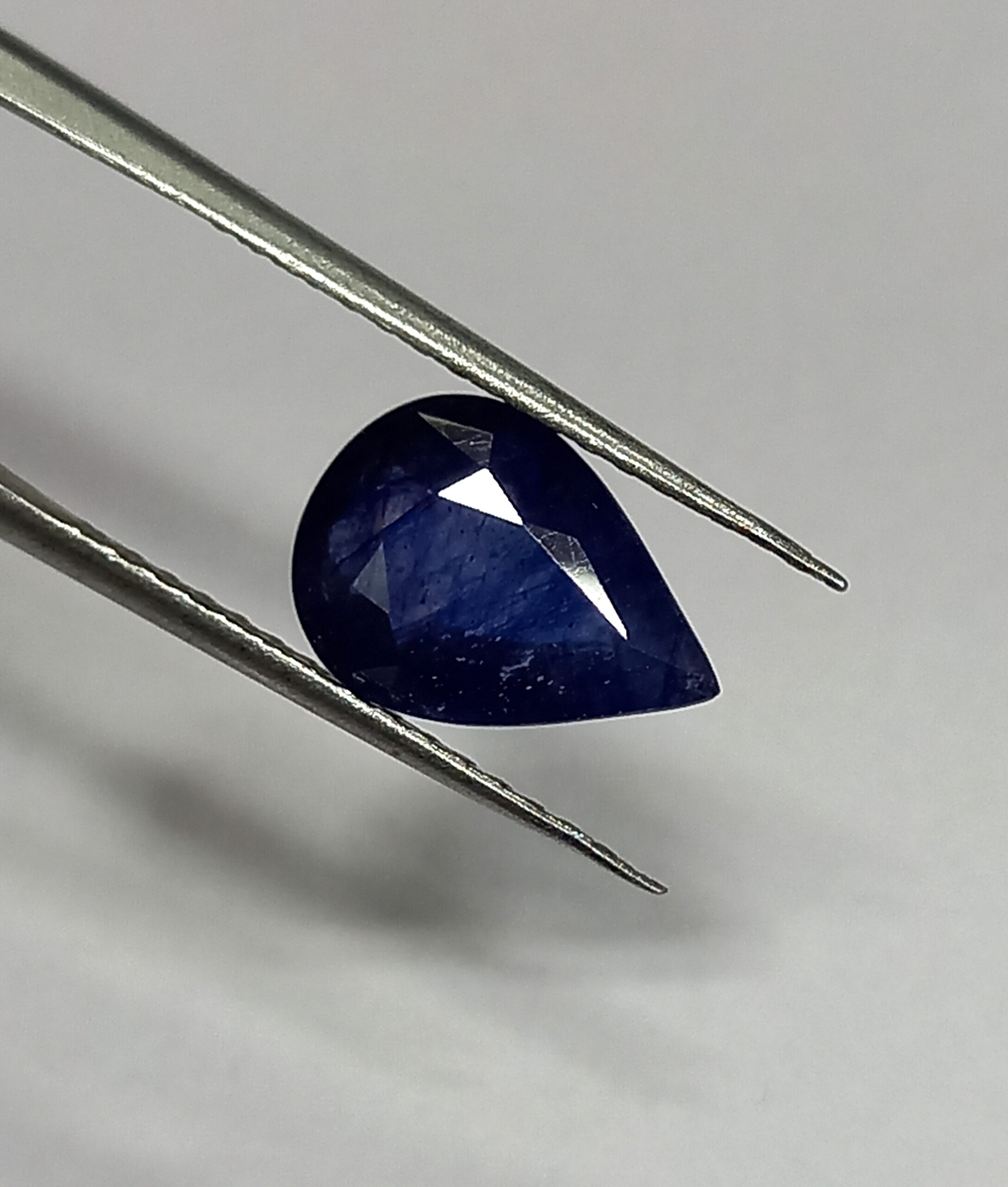 Natural blue sapphire gemstone 2