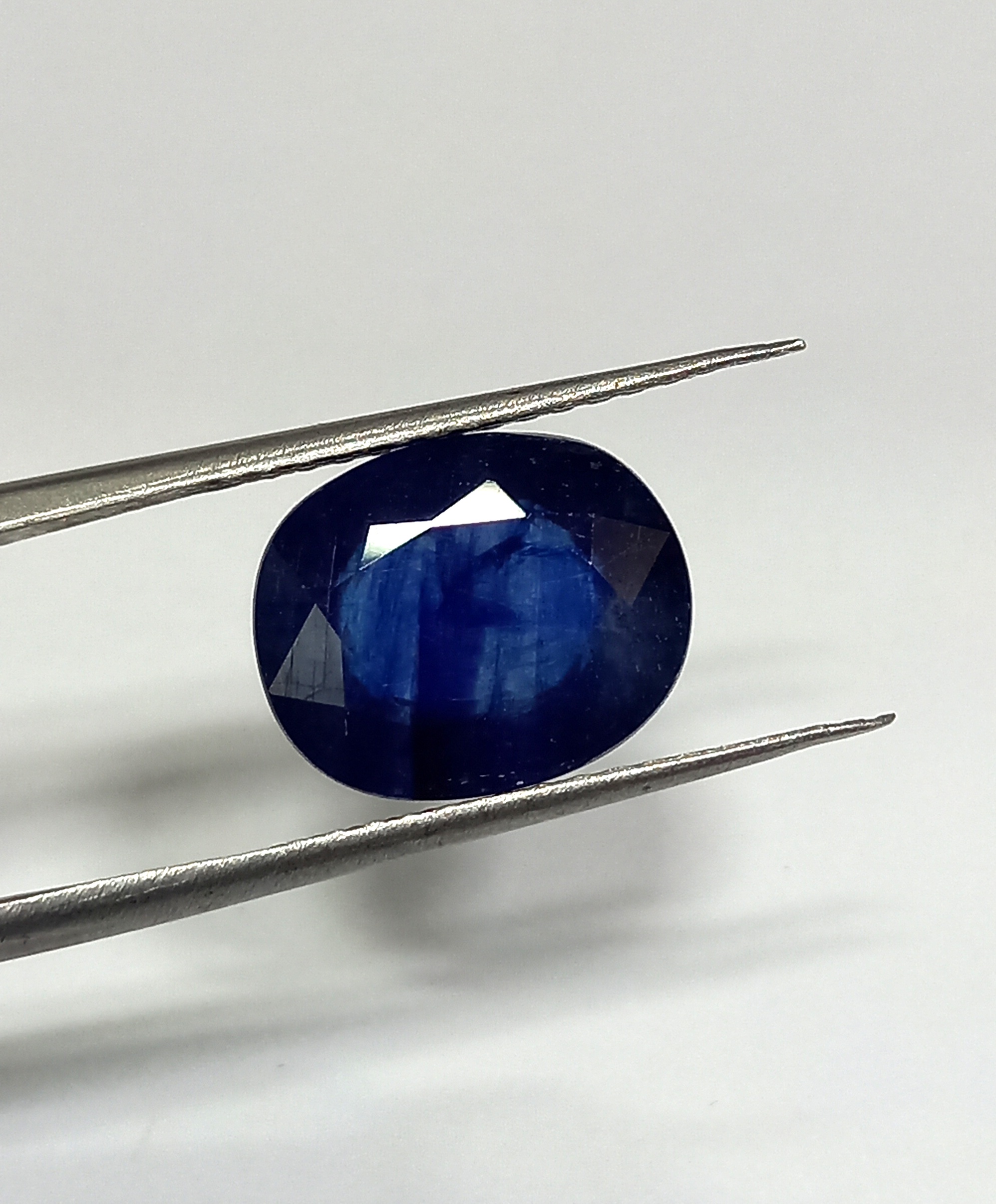 Natural blue sapphire gemstone 2