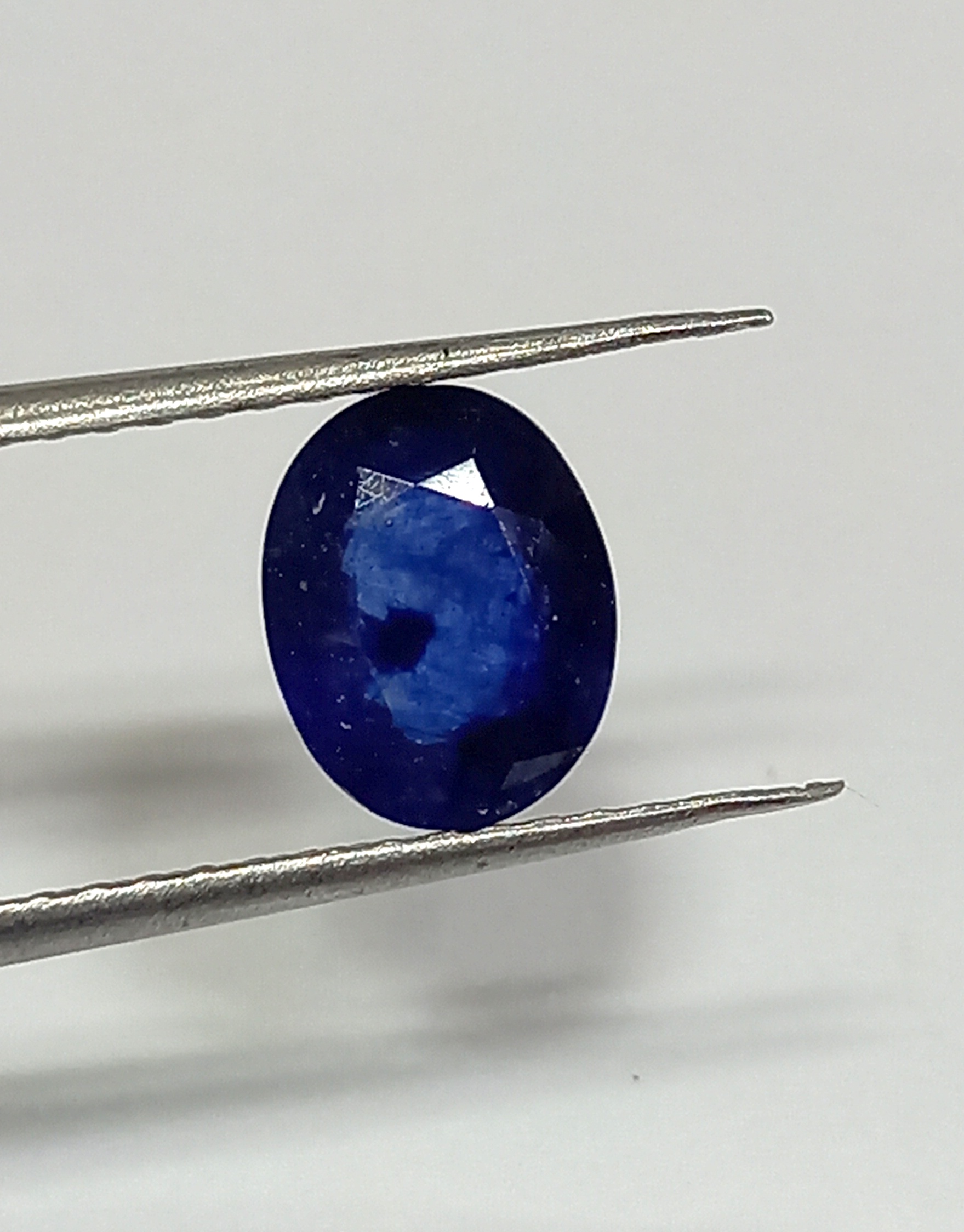 Natural blue sapphire gemstone 2