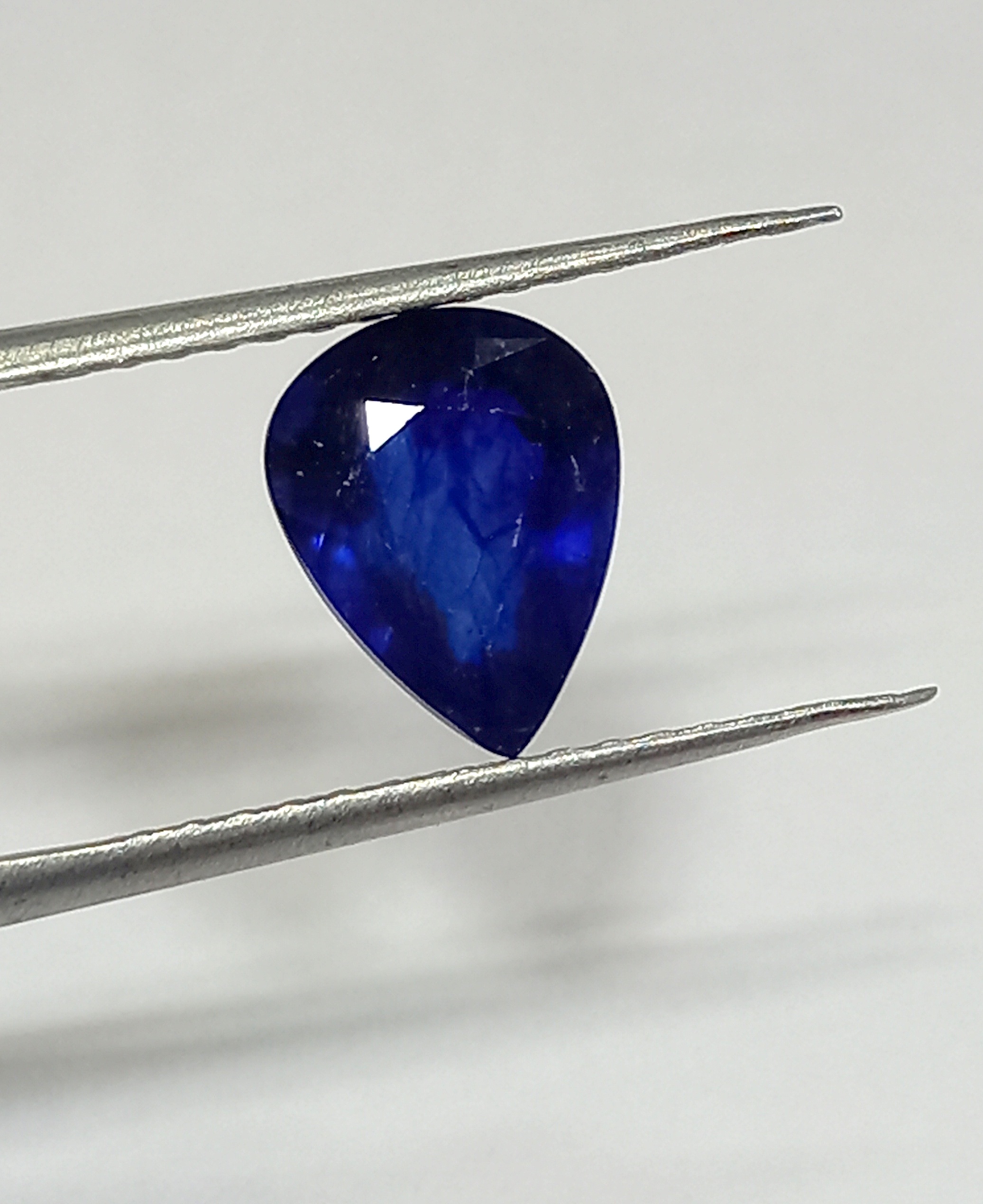 Natural blue sapphire gemstone 2