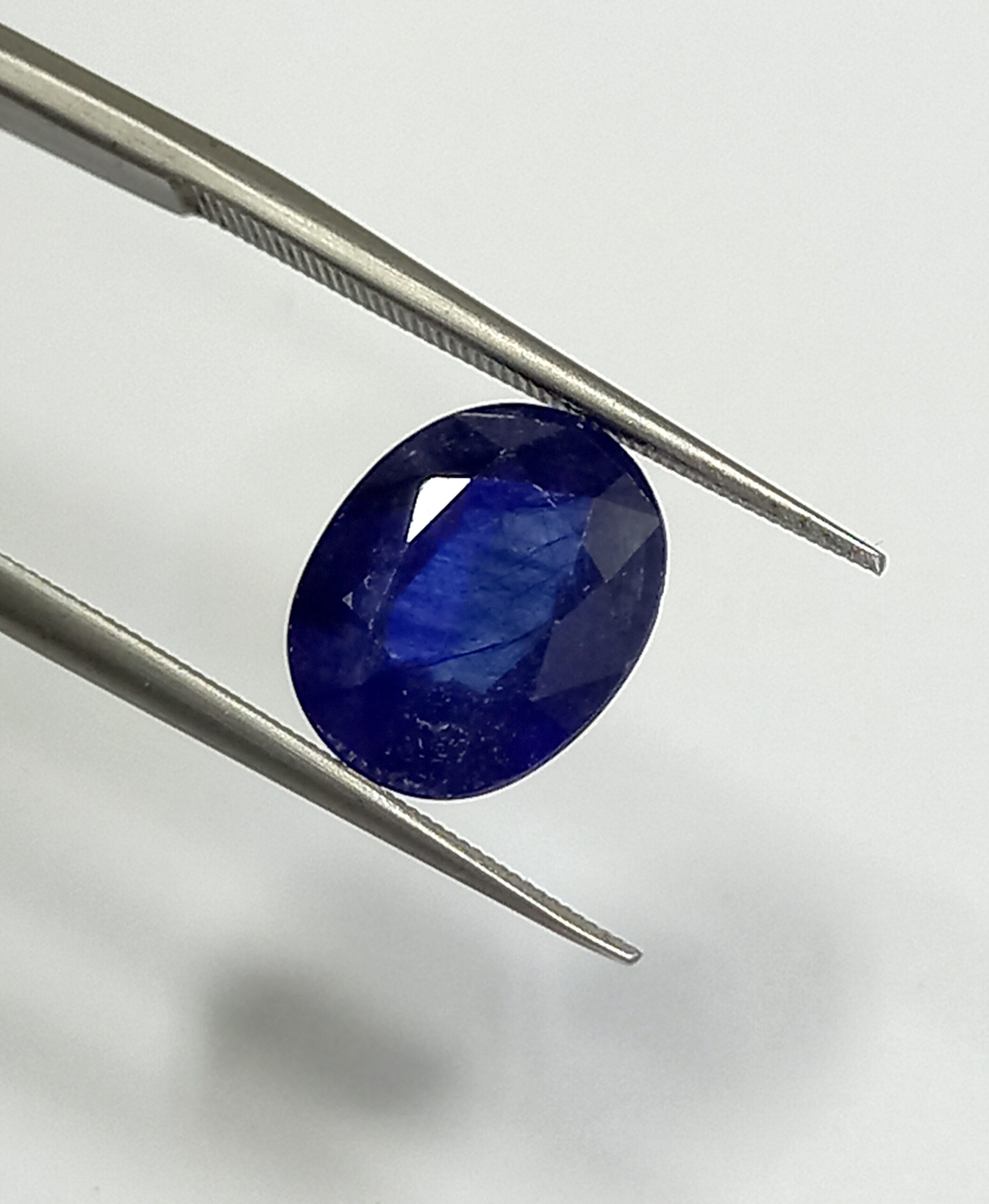 Natural blue sapphire gemstone 3