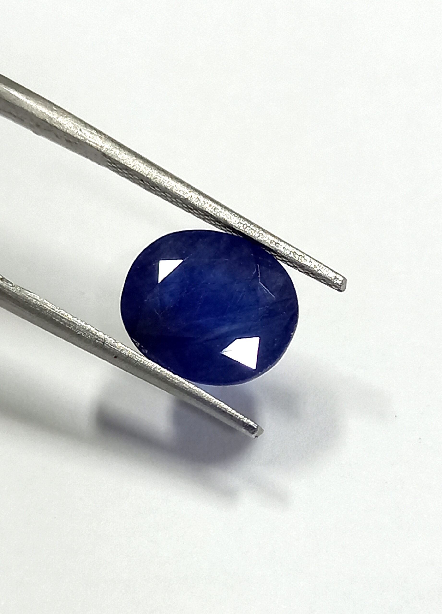 Natural blue sapphire gemstone 3