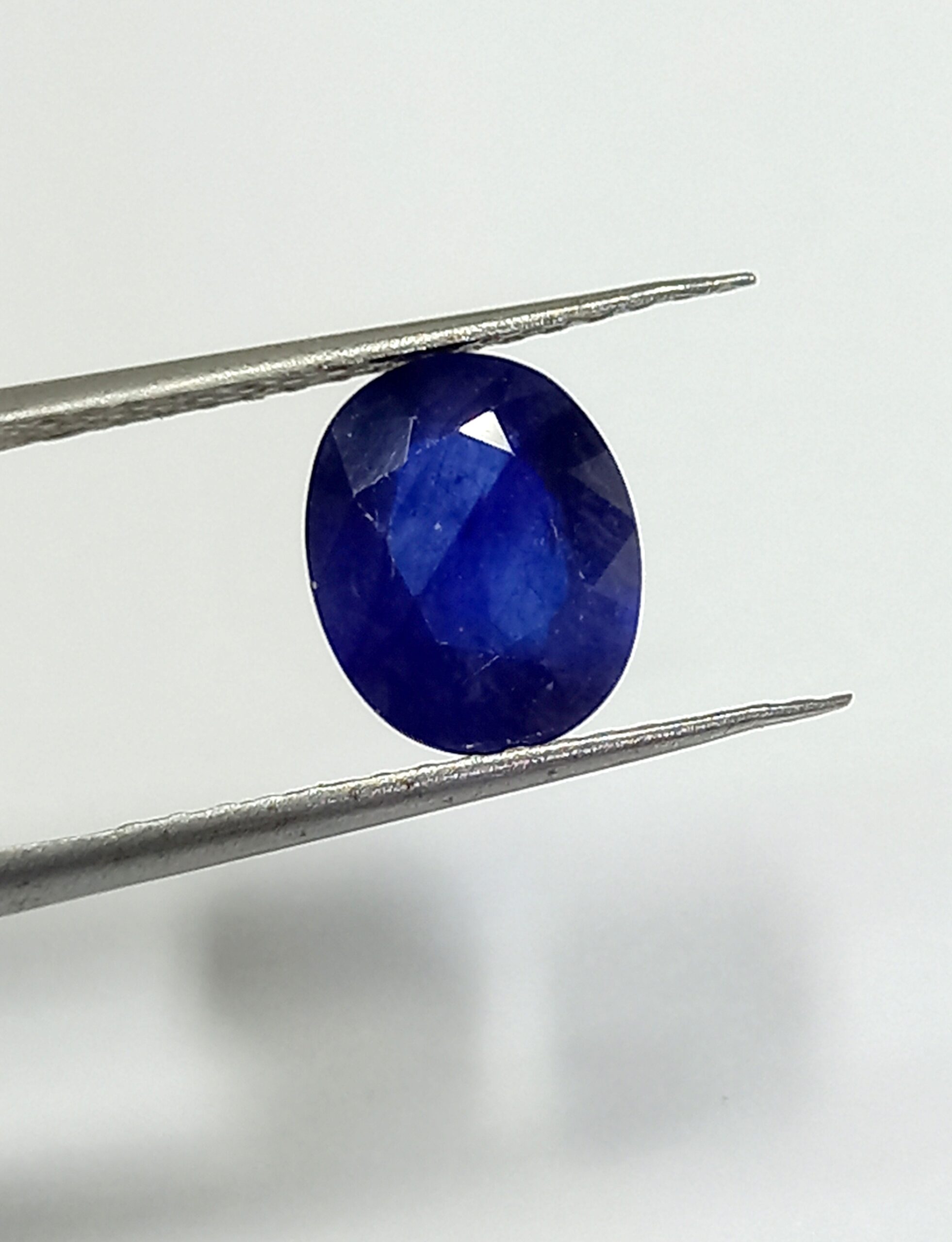 Natural blue sapphire gemstone 3