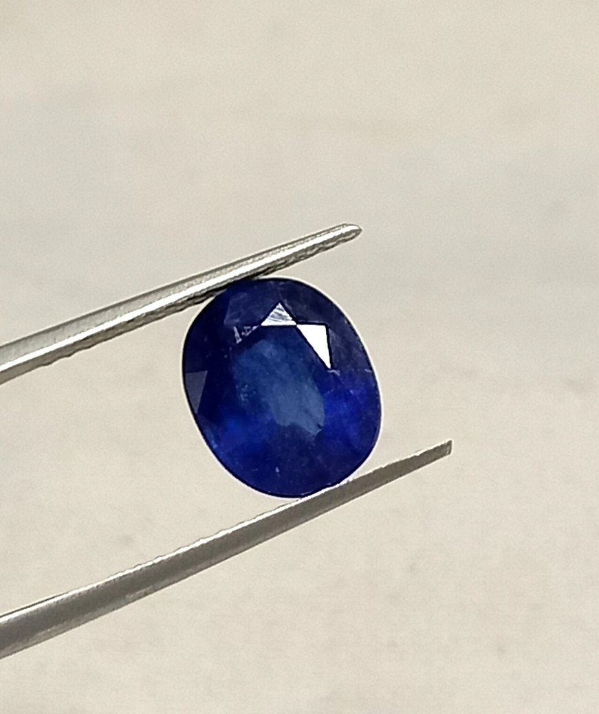 NATURAL BLUE SAPPHIRE GEMSTONE 3 Natural blue sapphire gemstone 3