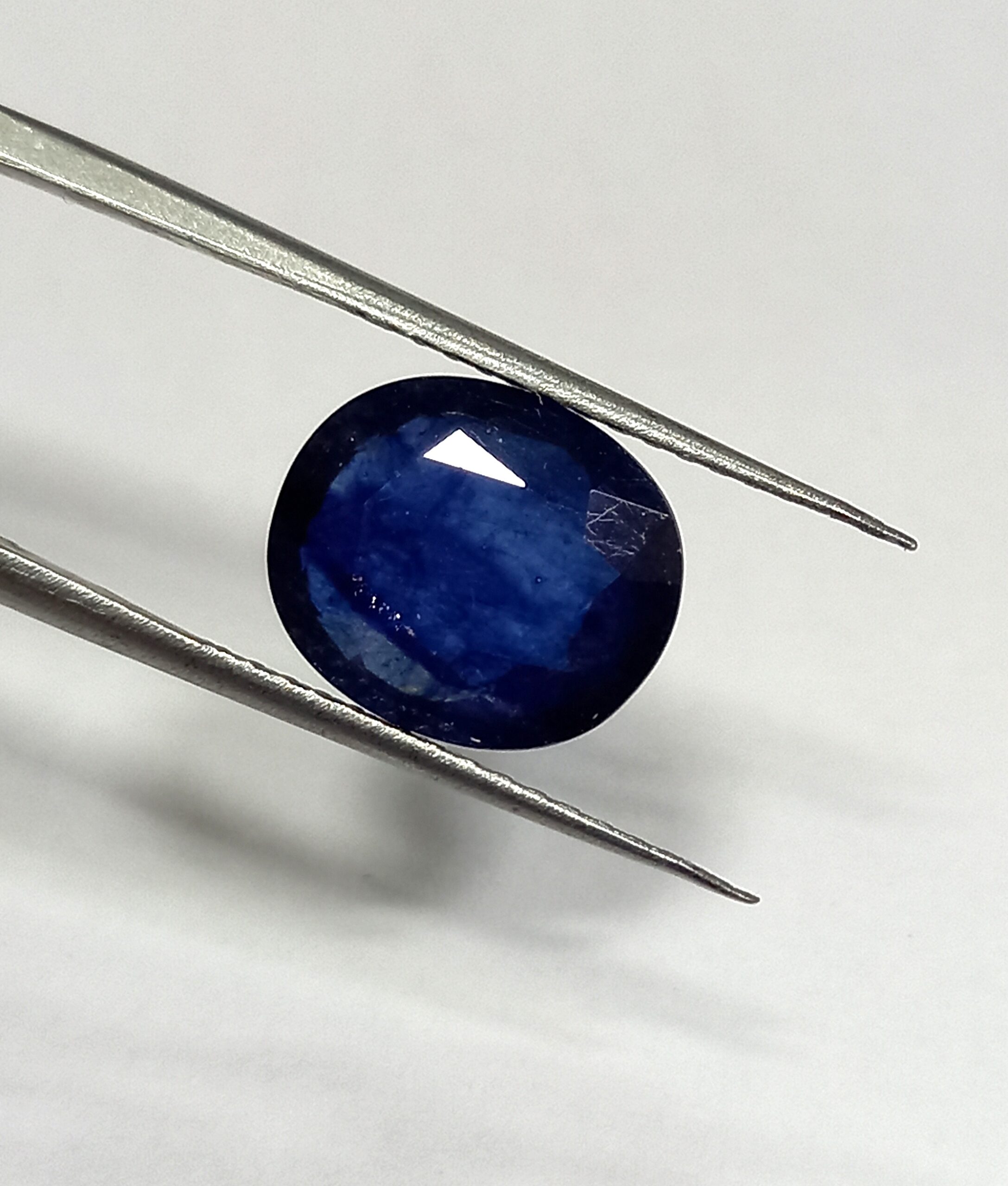 Natural blue sapphire gemstone 3