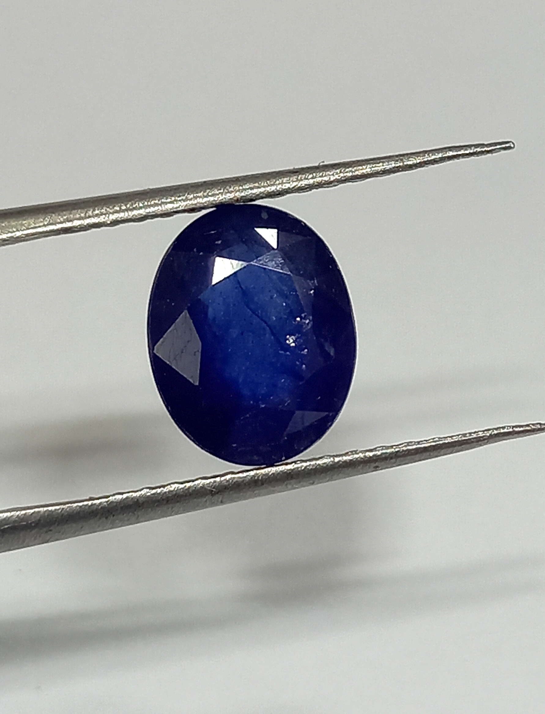 Natural blue sapphire gemstone 3