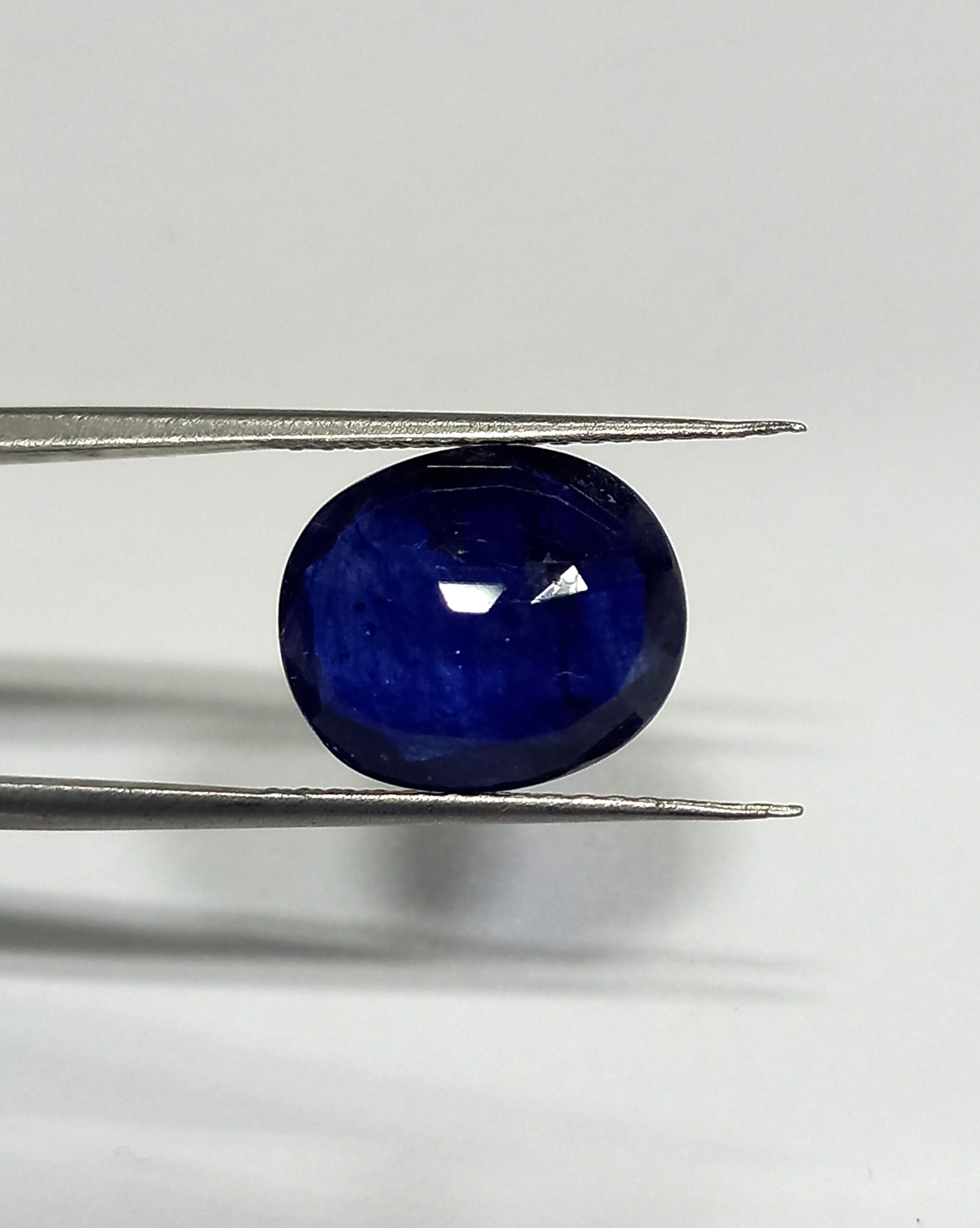 Natural blue sapphire gemstone 3