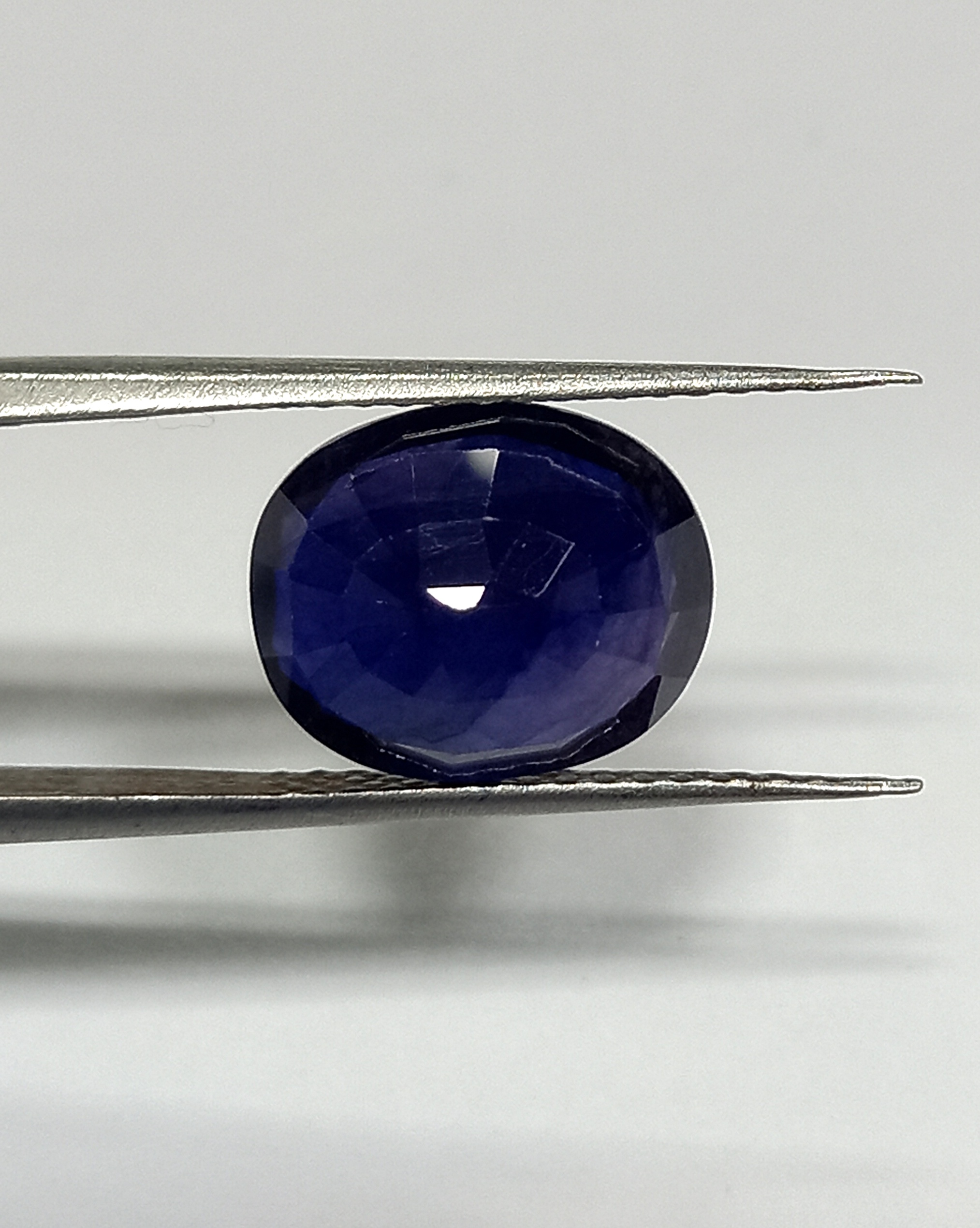Natural blue sapphire gemstone 3
