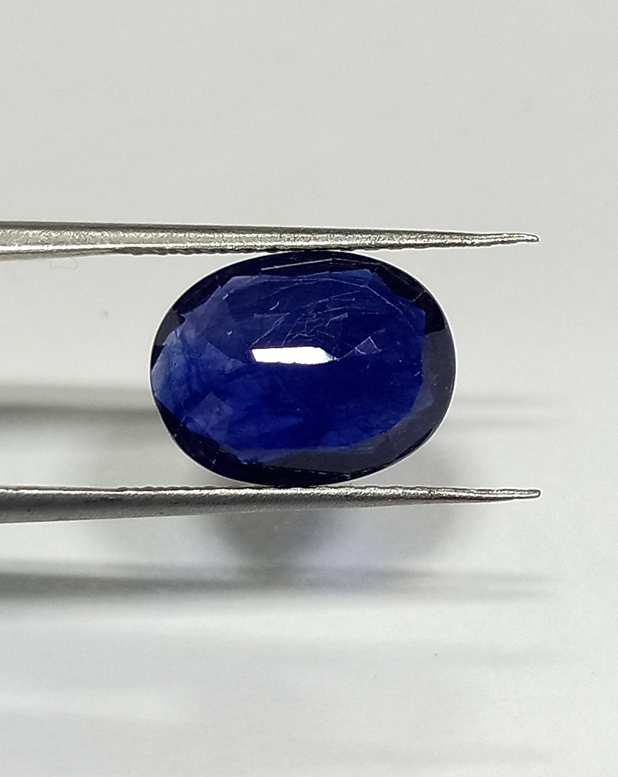 Natural blue sapphire gemstone 3